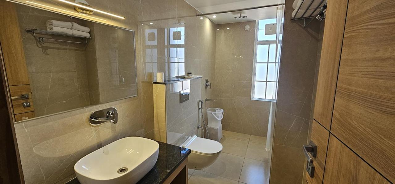 Suite - Photo 2