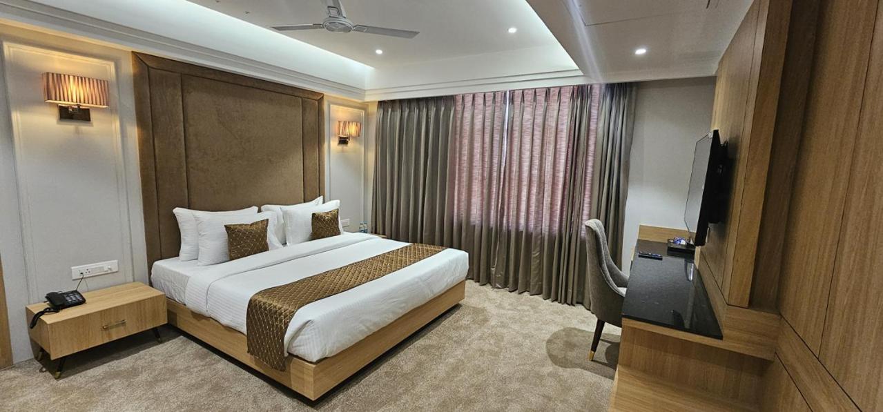 Suite - Photo 3