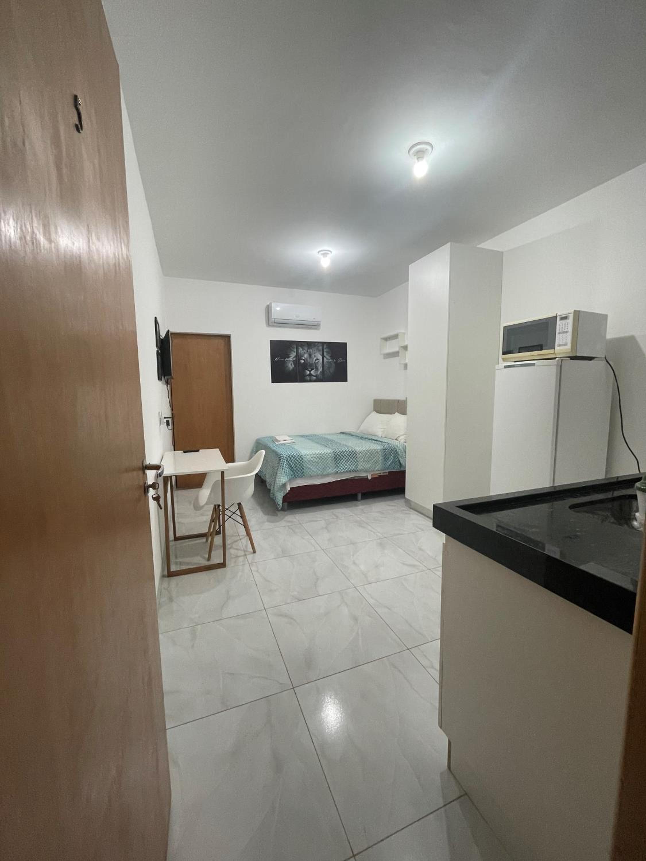 One-Bedroom Apartment photo 1