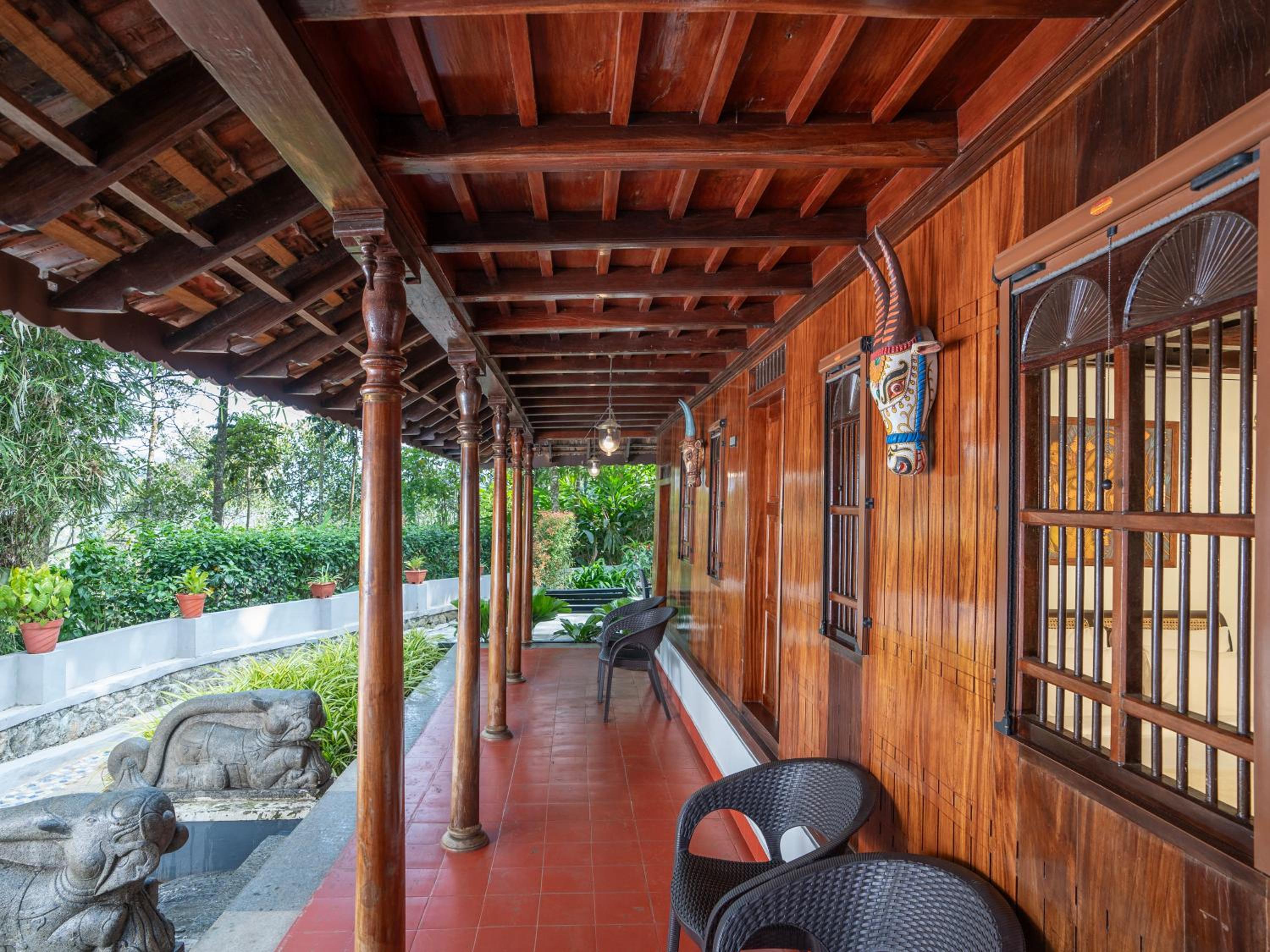 Family Pool Villa