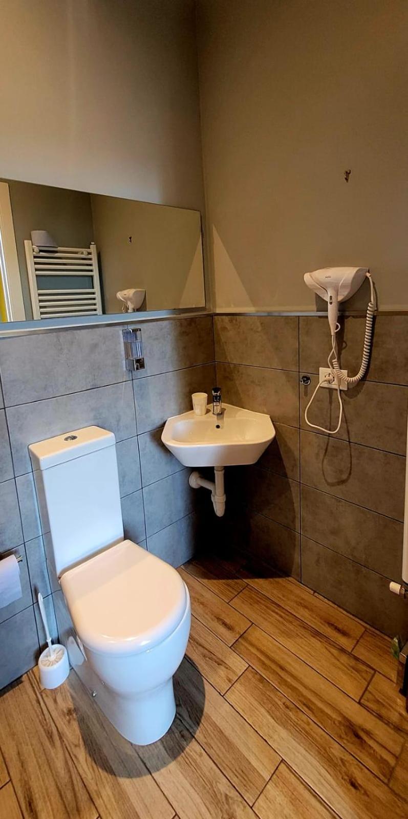 Double Room - Photo 5
