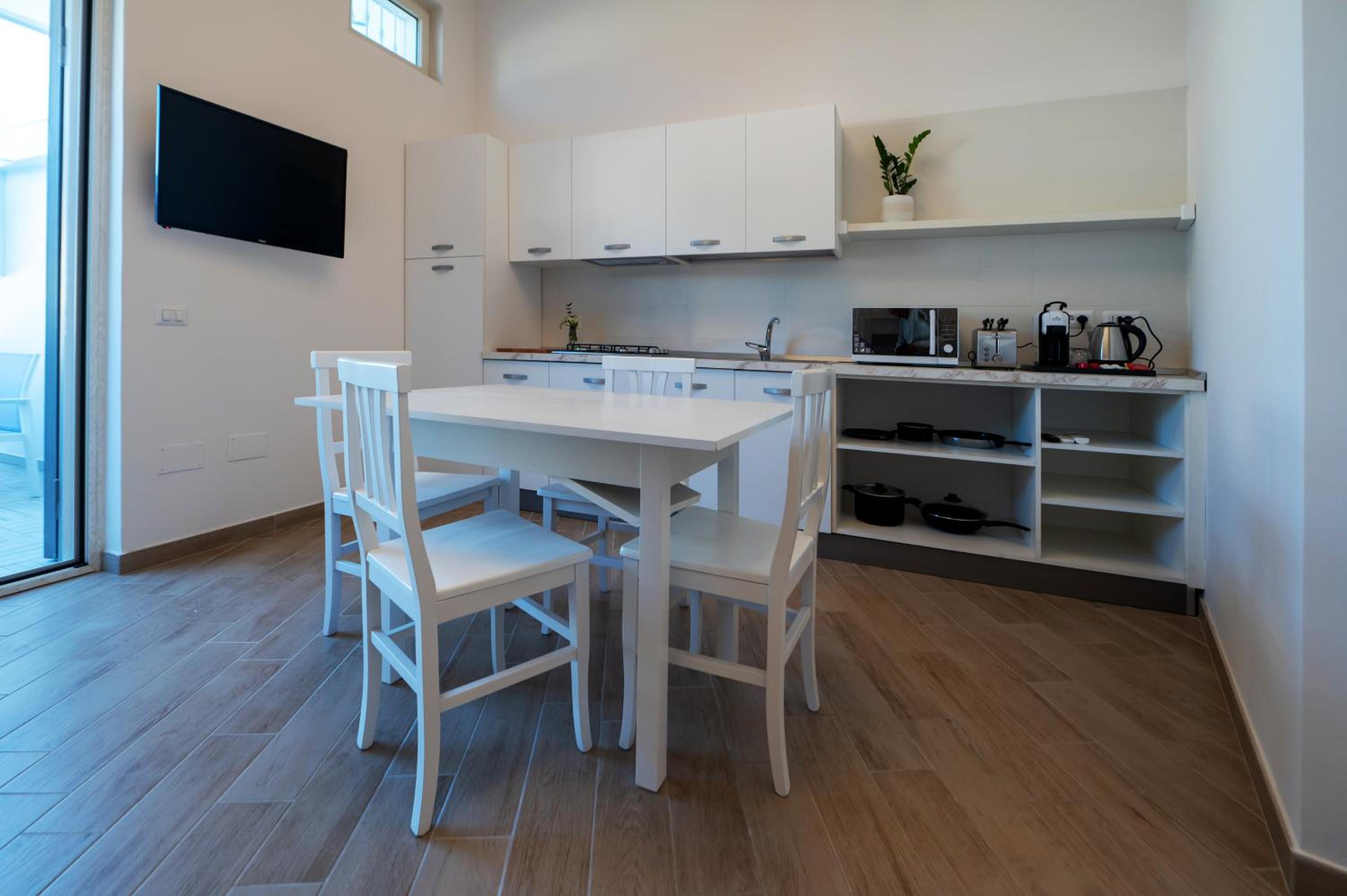 Family Room with Terrace photo 3