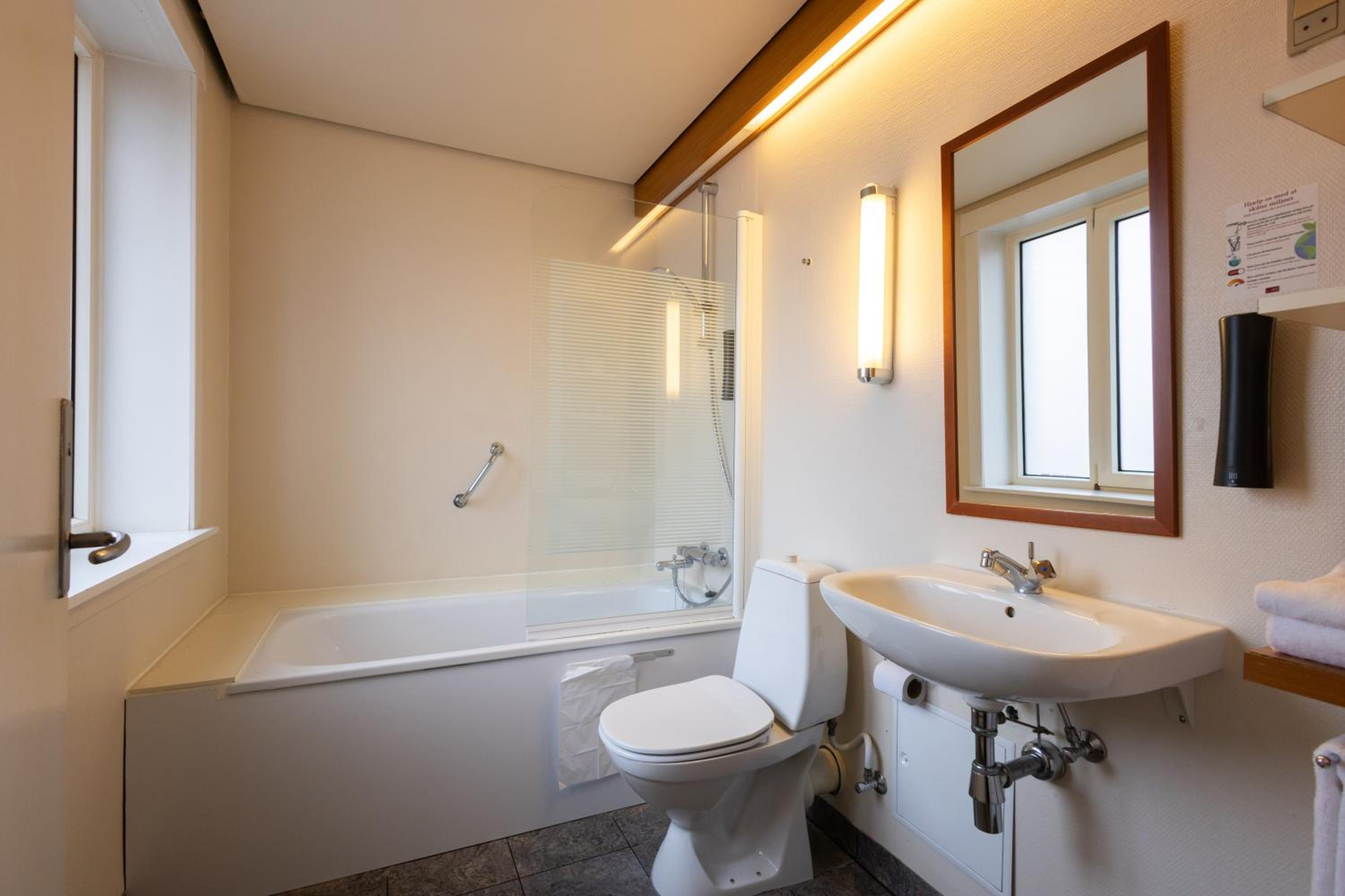 Small Double Room - Photo 4