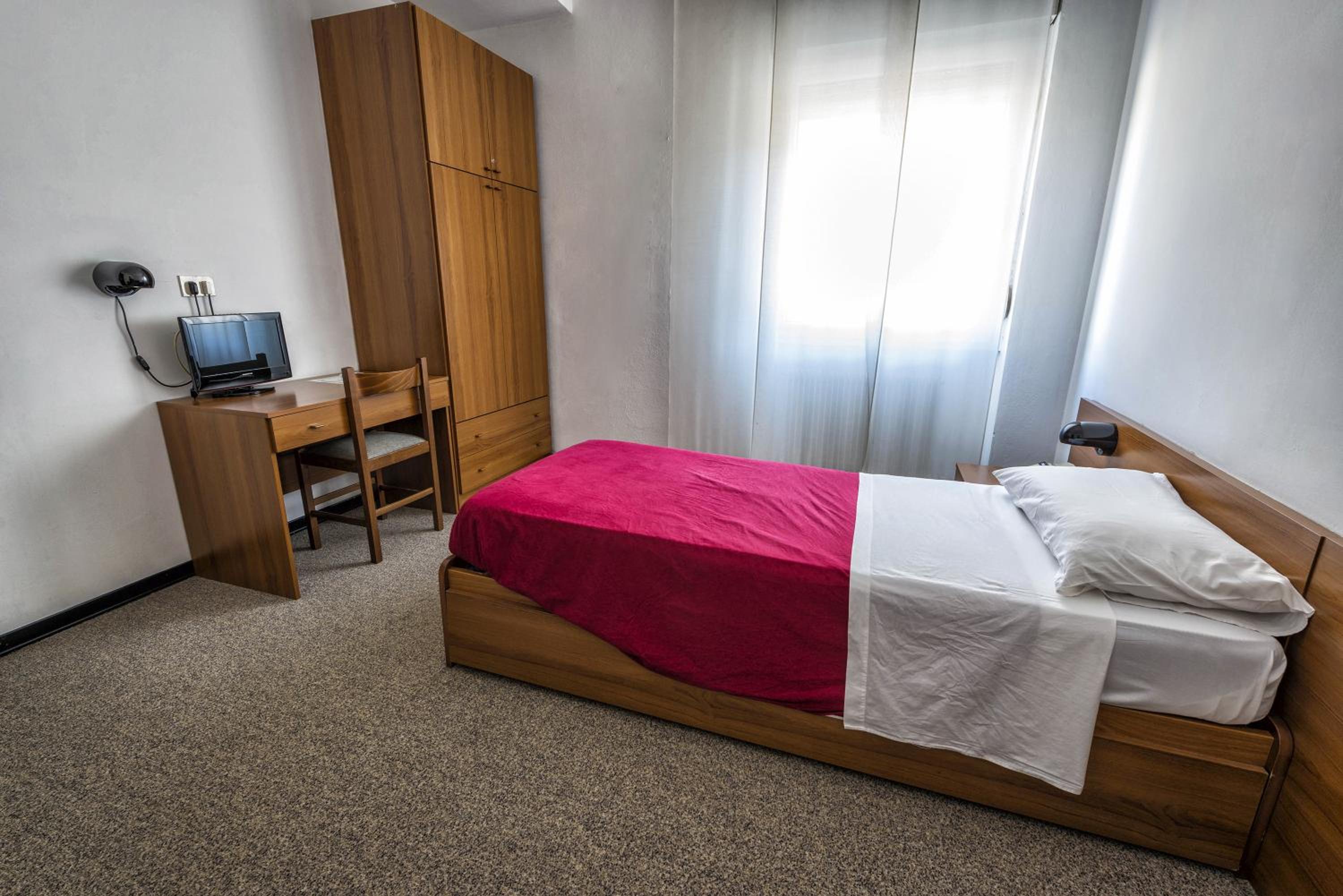 Single Room photo 2