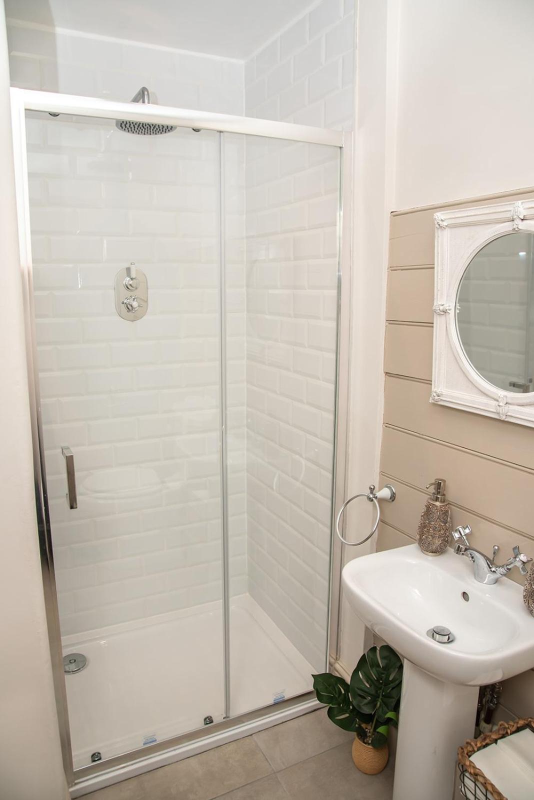 One-Bedroom House photo 2