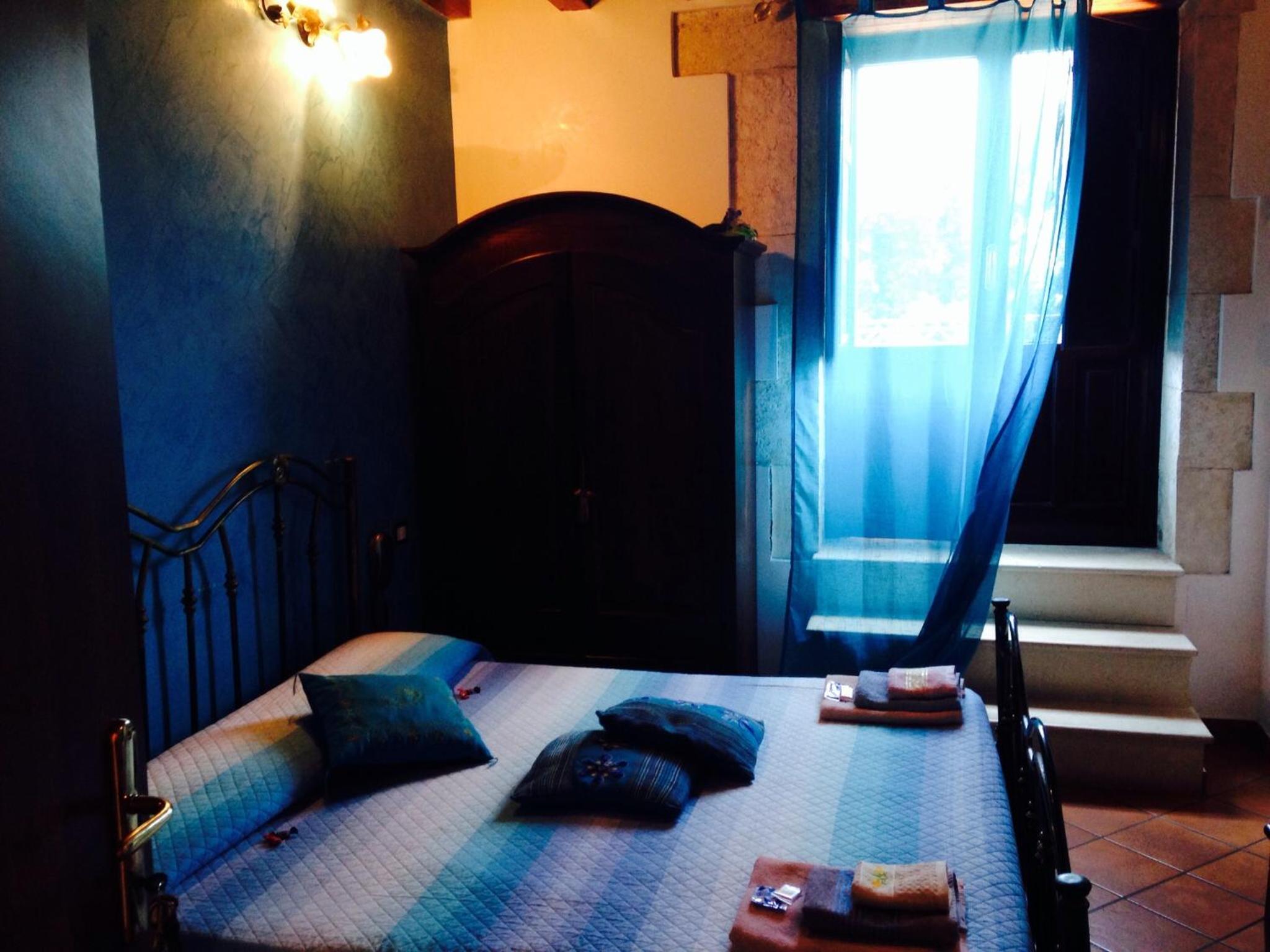 Double Room with Balcony - Photo 21