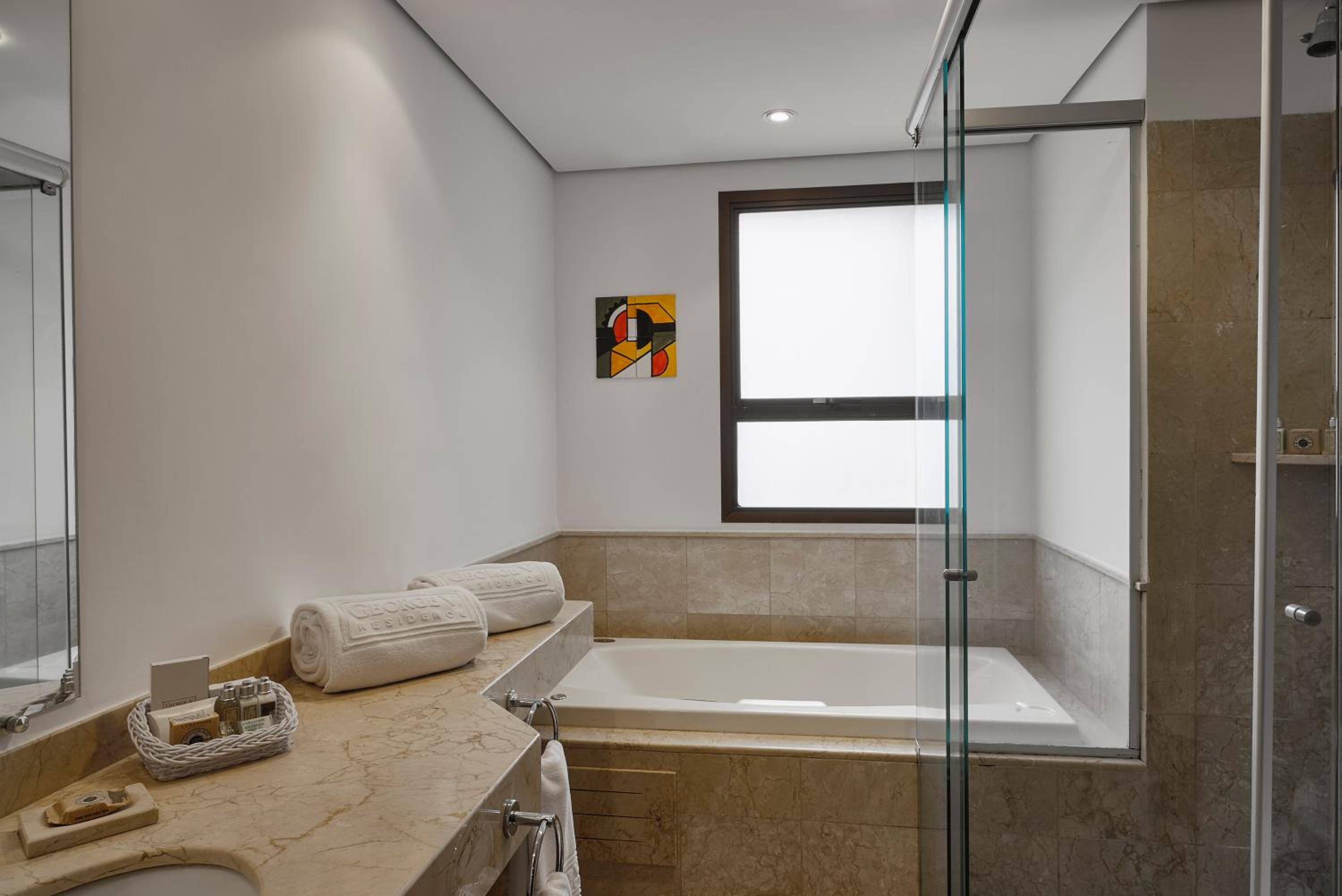 Deluxe Suite - Photo 3