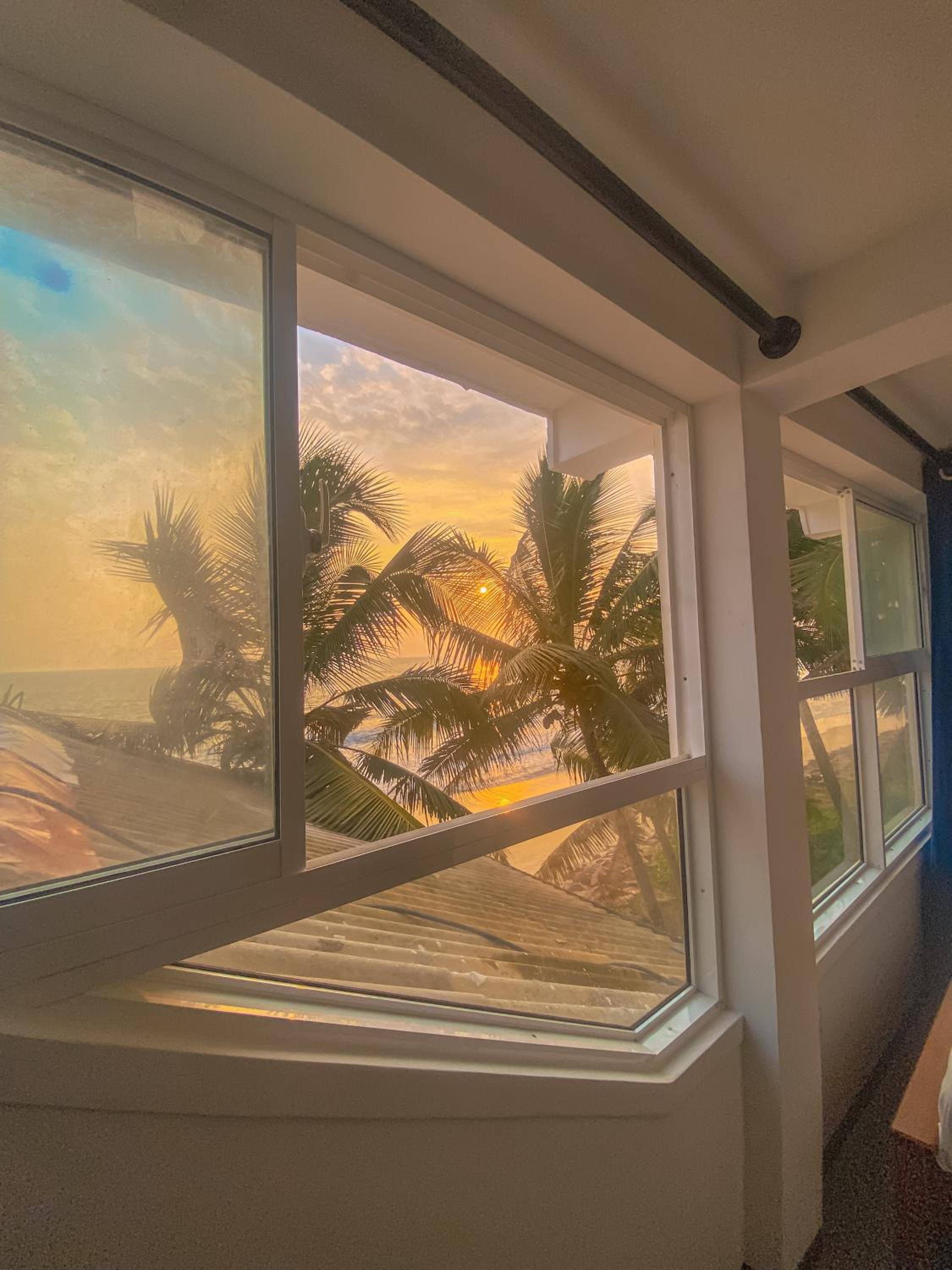 Family Room with Sea View photo 2