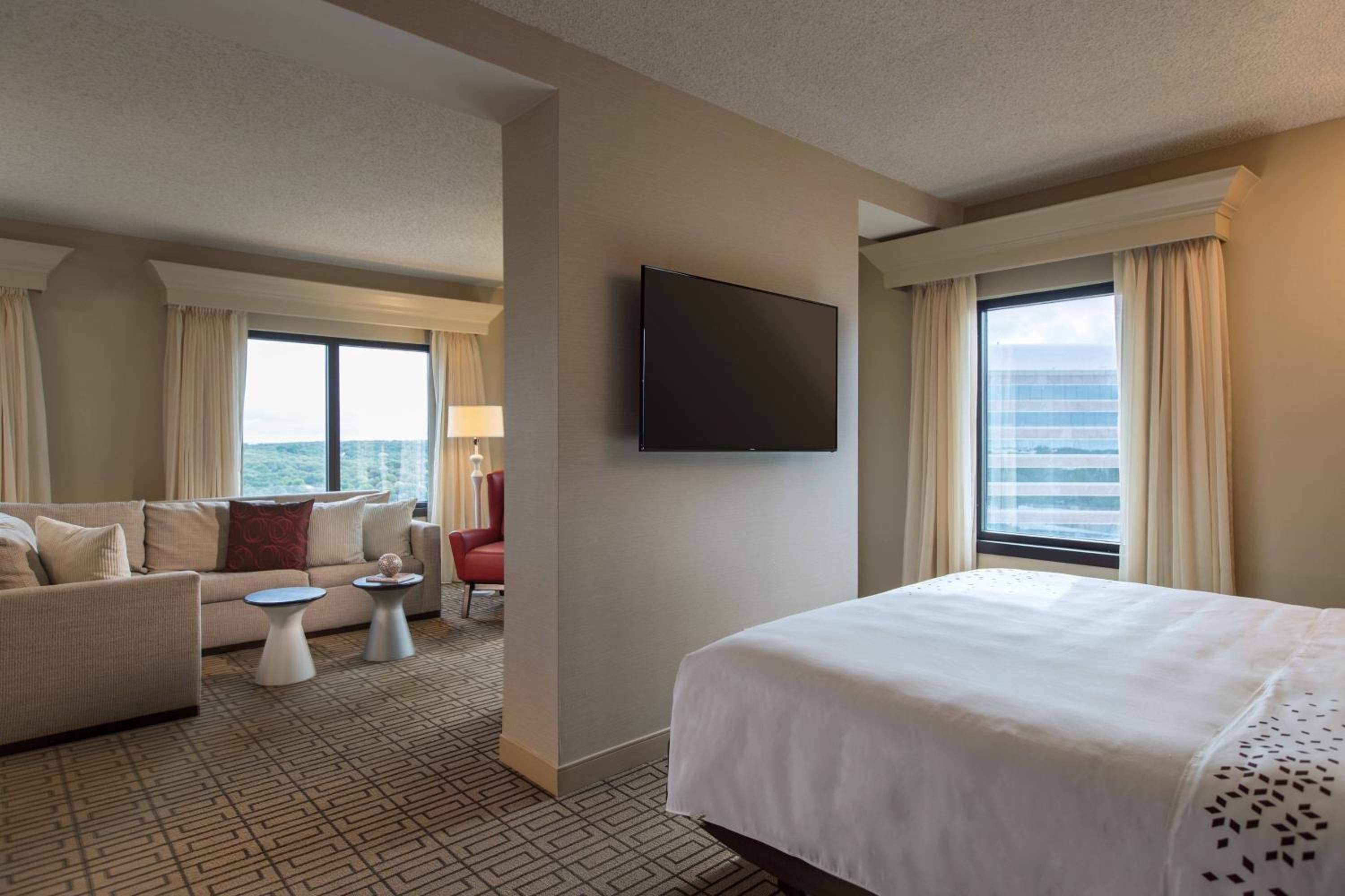 Luxury King Suite with Sofa Bed and Roll-In Shower - Mobility/Hearing Accessible photo 2