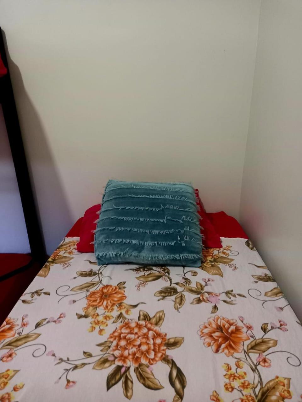 Single Bed in Male Dormitory Room with Shared Bathroom photo 3