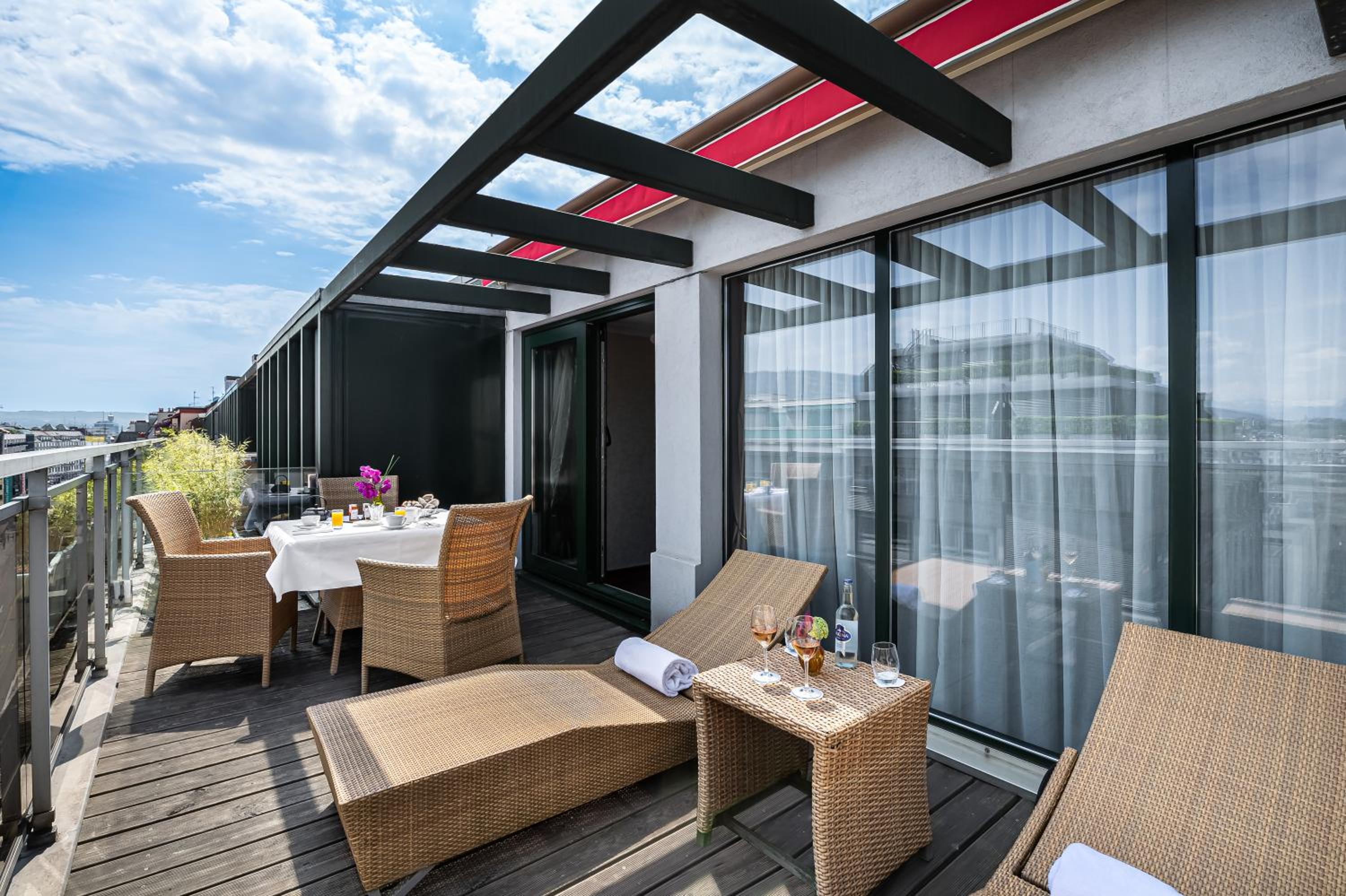 Deluxe Apartment with Terrace