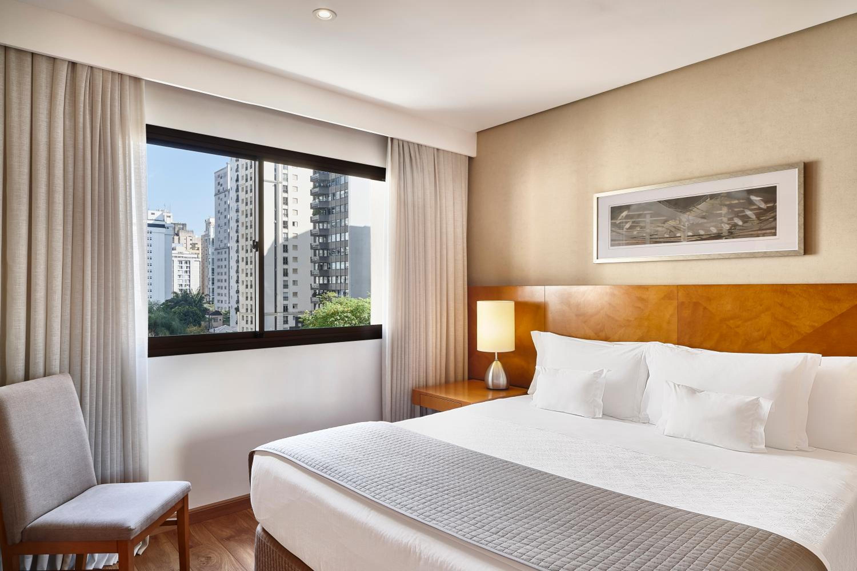 Deluxe Suite - Photo 1