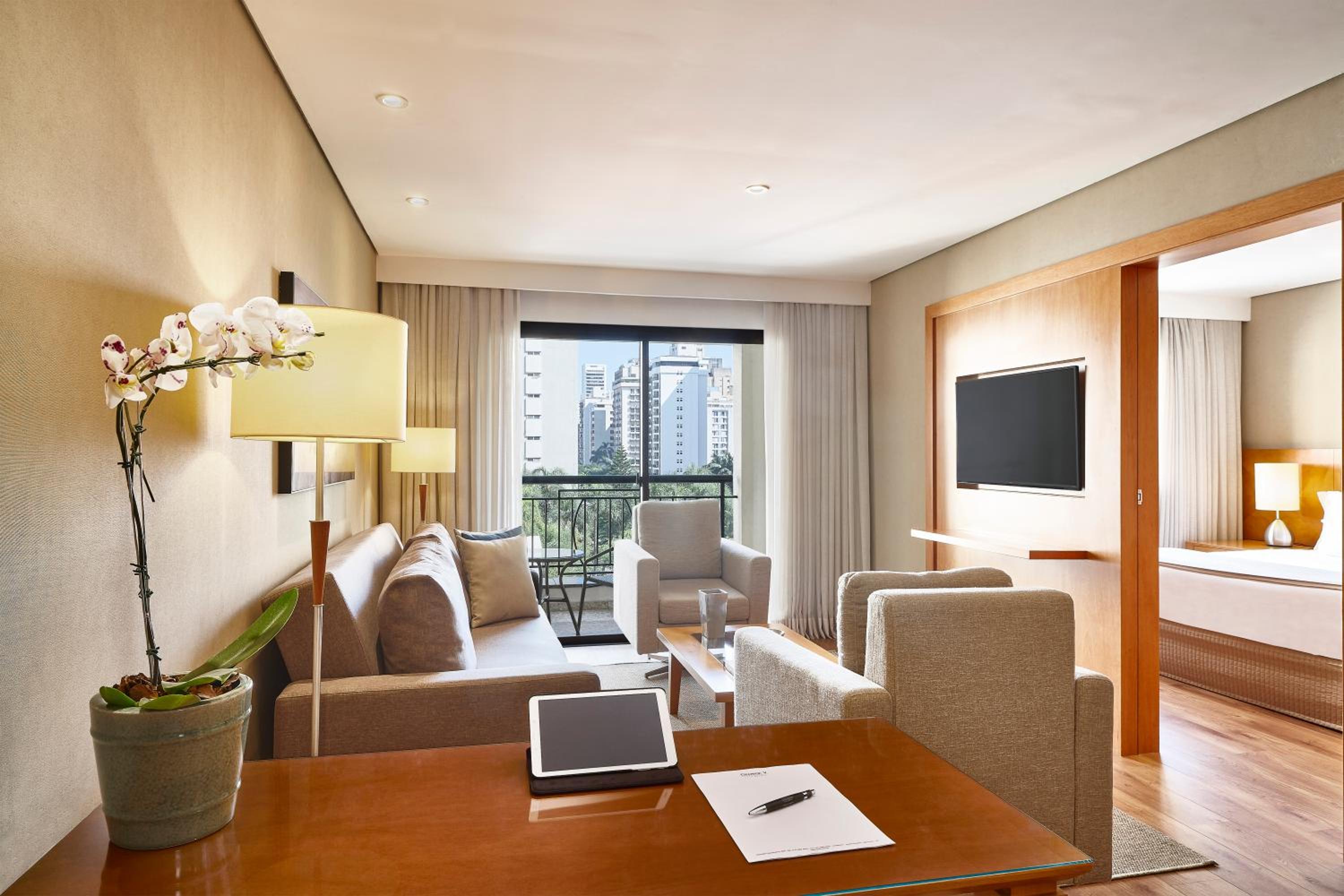 Deluxe Suite - Photo 7