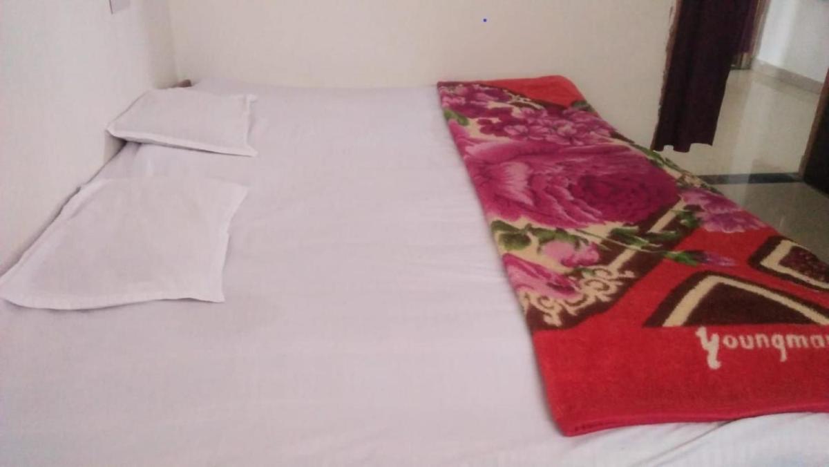 Large Double or Twin Room photo 1