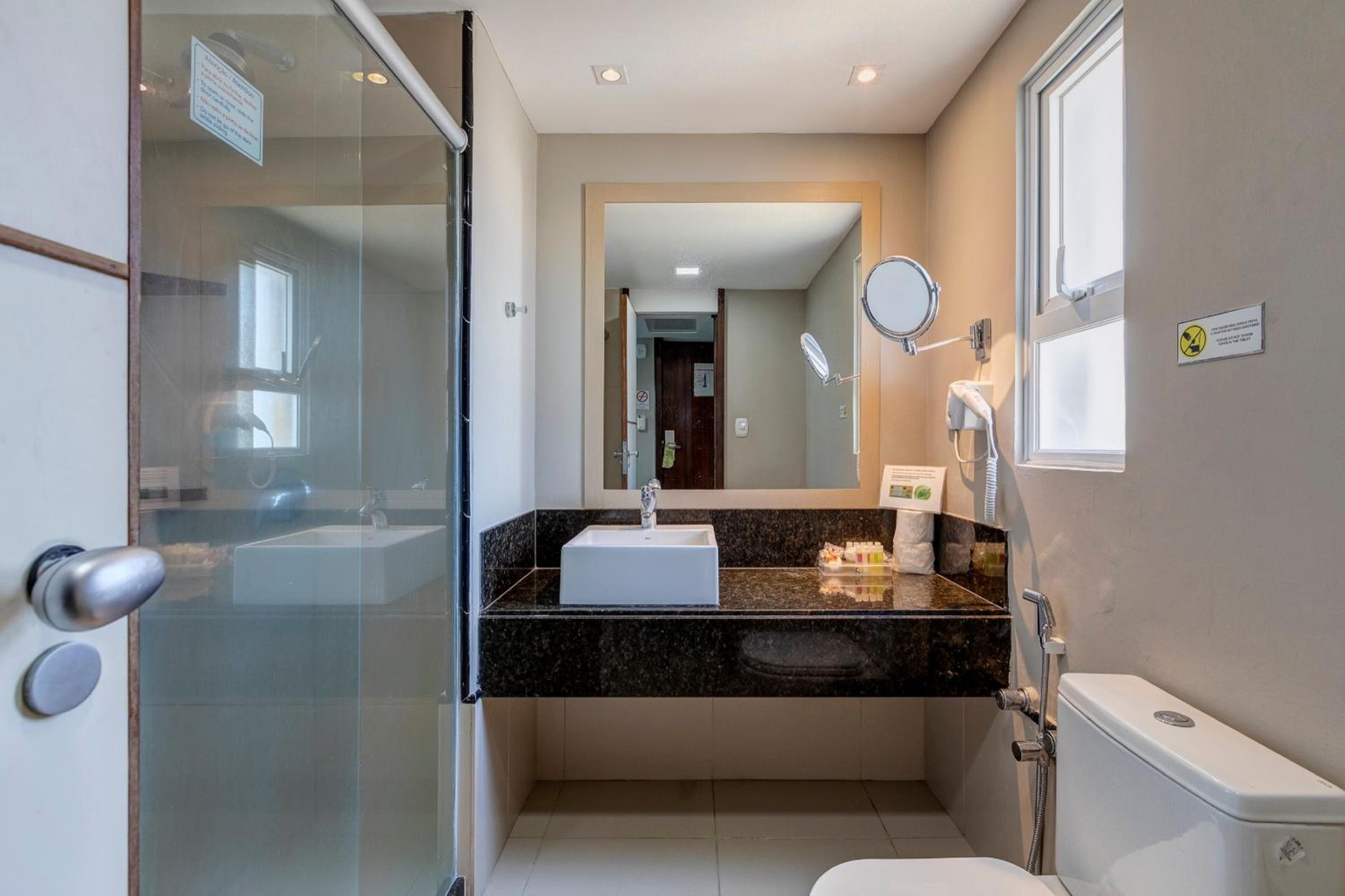Double Room with Front Sea View thumbnail 6