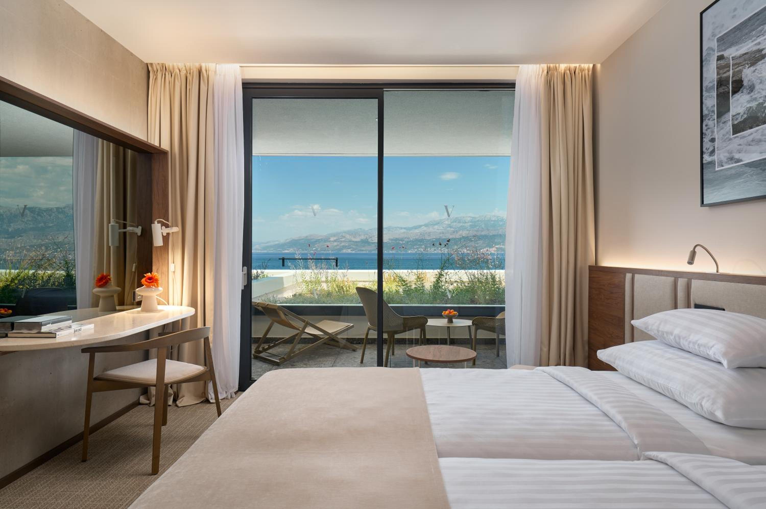 Superior Double or Twin Room, Sea View, Balcony - Photo 2