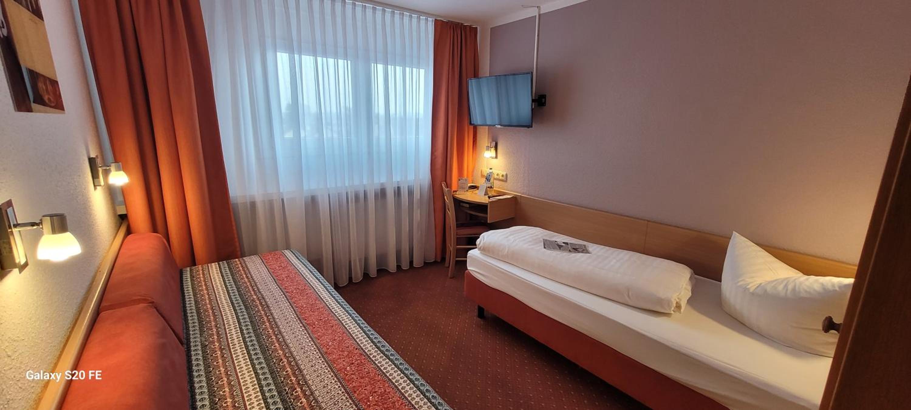 Single Room photo 2