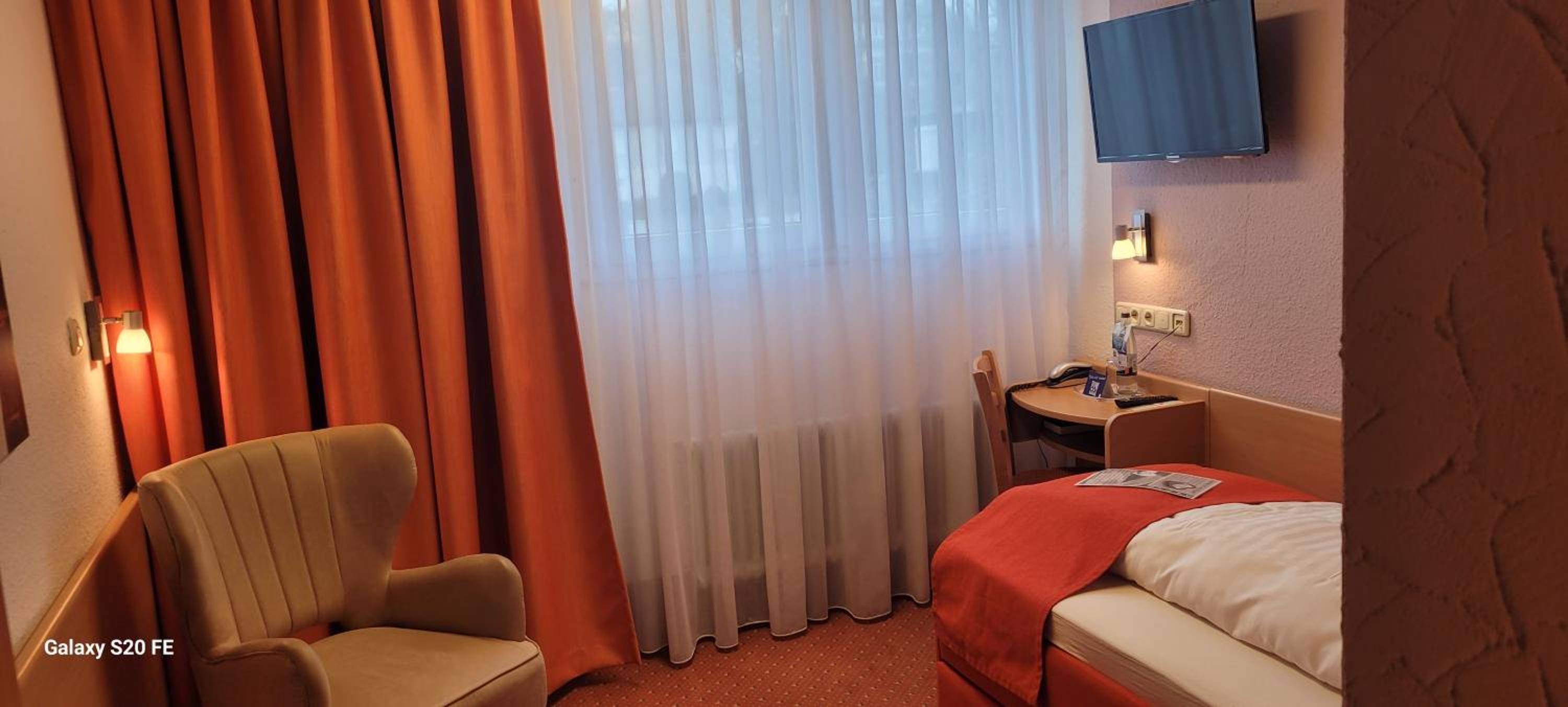 Single Room photo 3