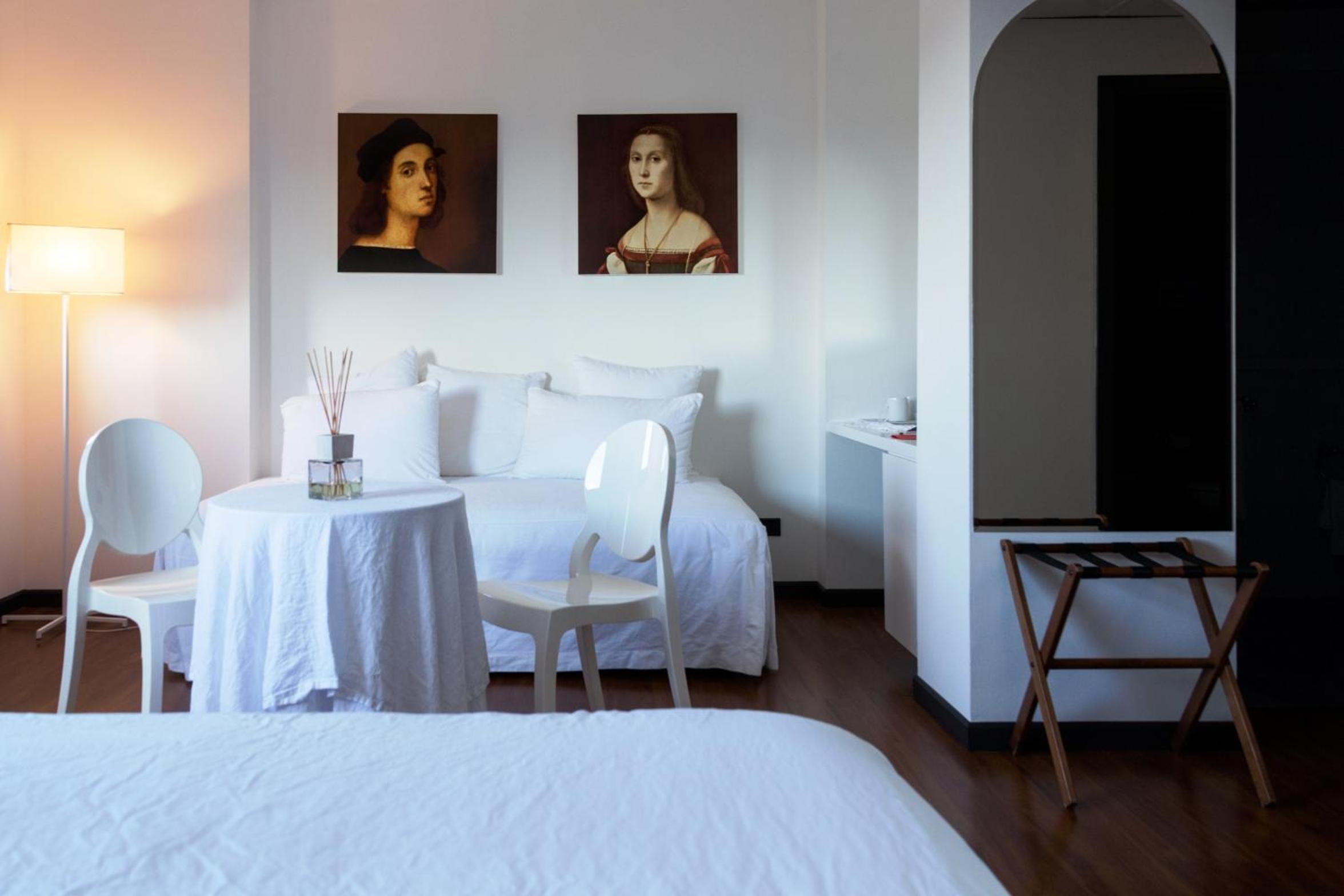 Junior Suite with Hill View (3 Adults) - Photo 10