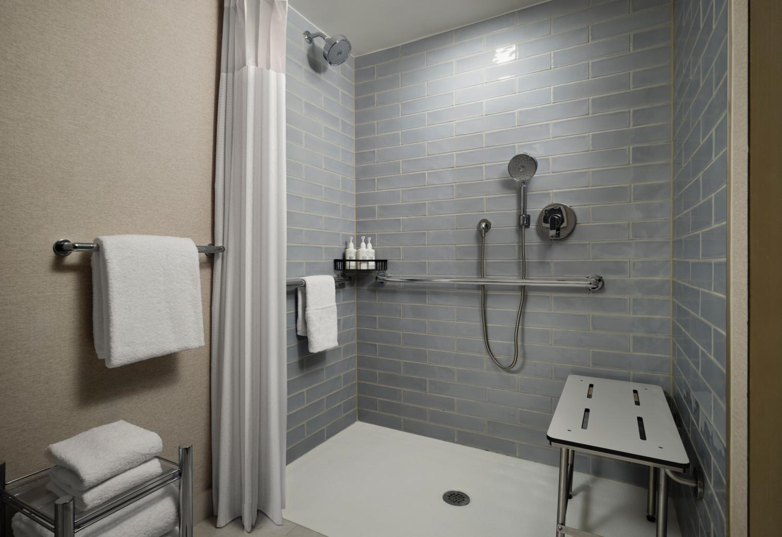 King Room - Hearing Accessible - Photo 10