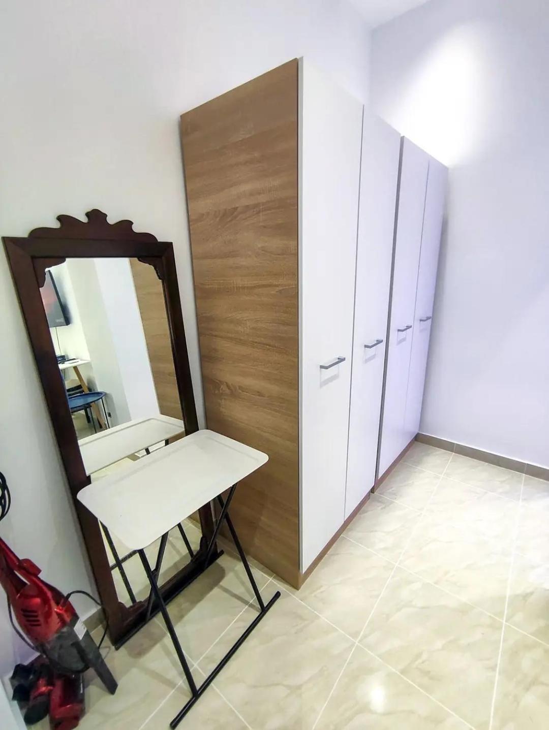 One-Bedroom Apartment photo 3
