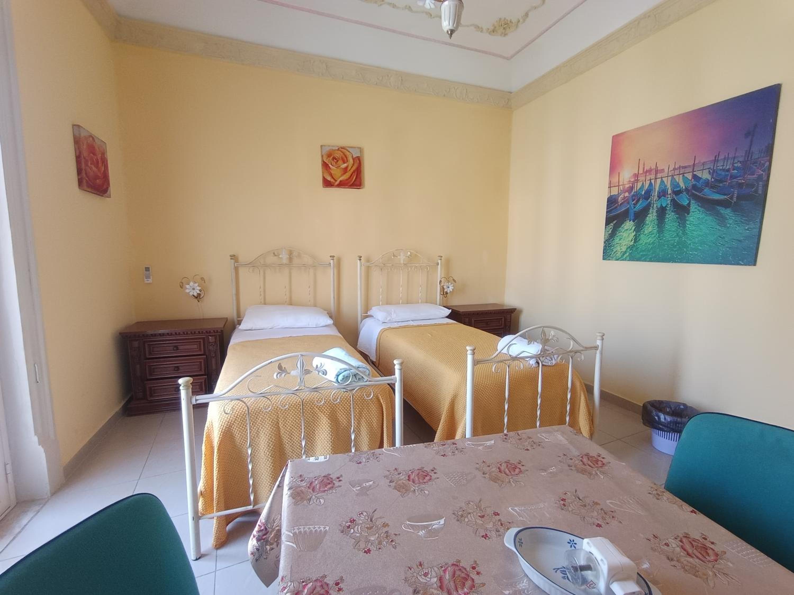 Twin Room With Private External Bathroom