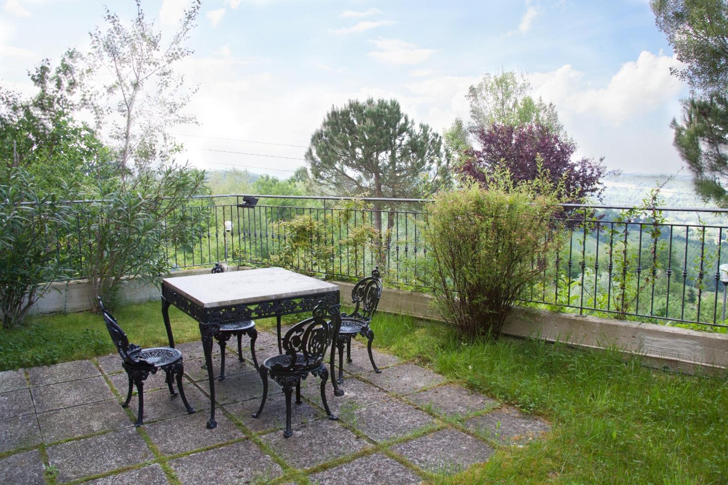 Junior Suite with Hill View (3 Adults) - Photo 11