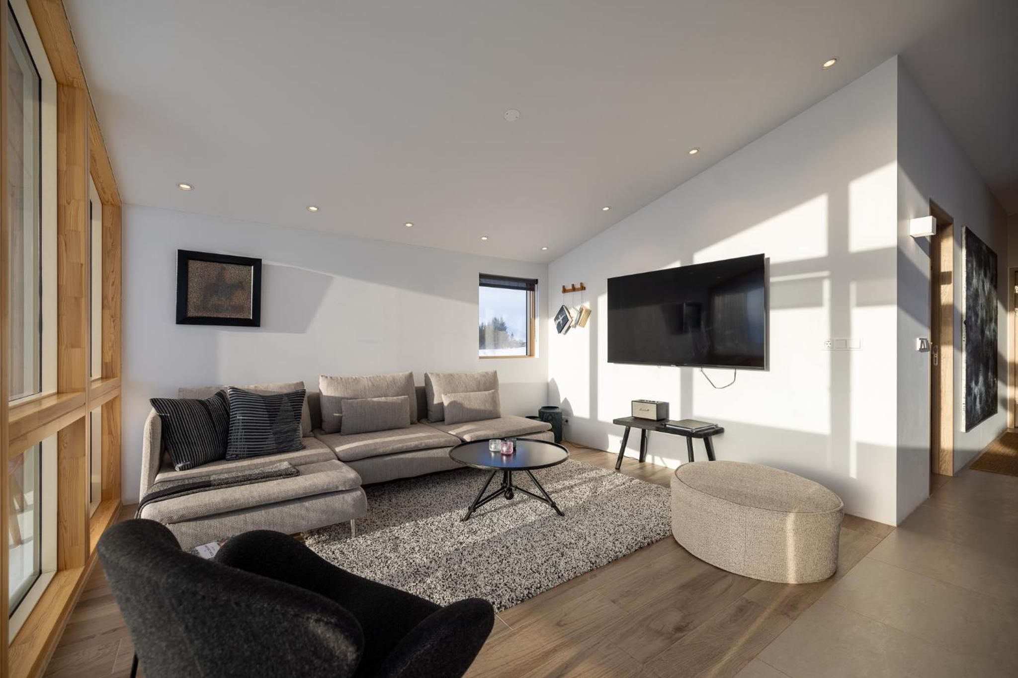 Two-Bedroom Suite House with hot tub - Photo 2