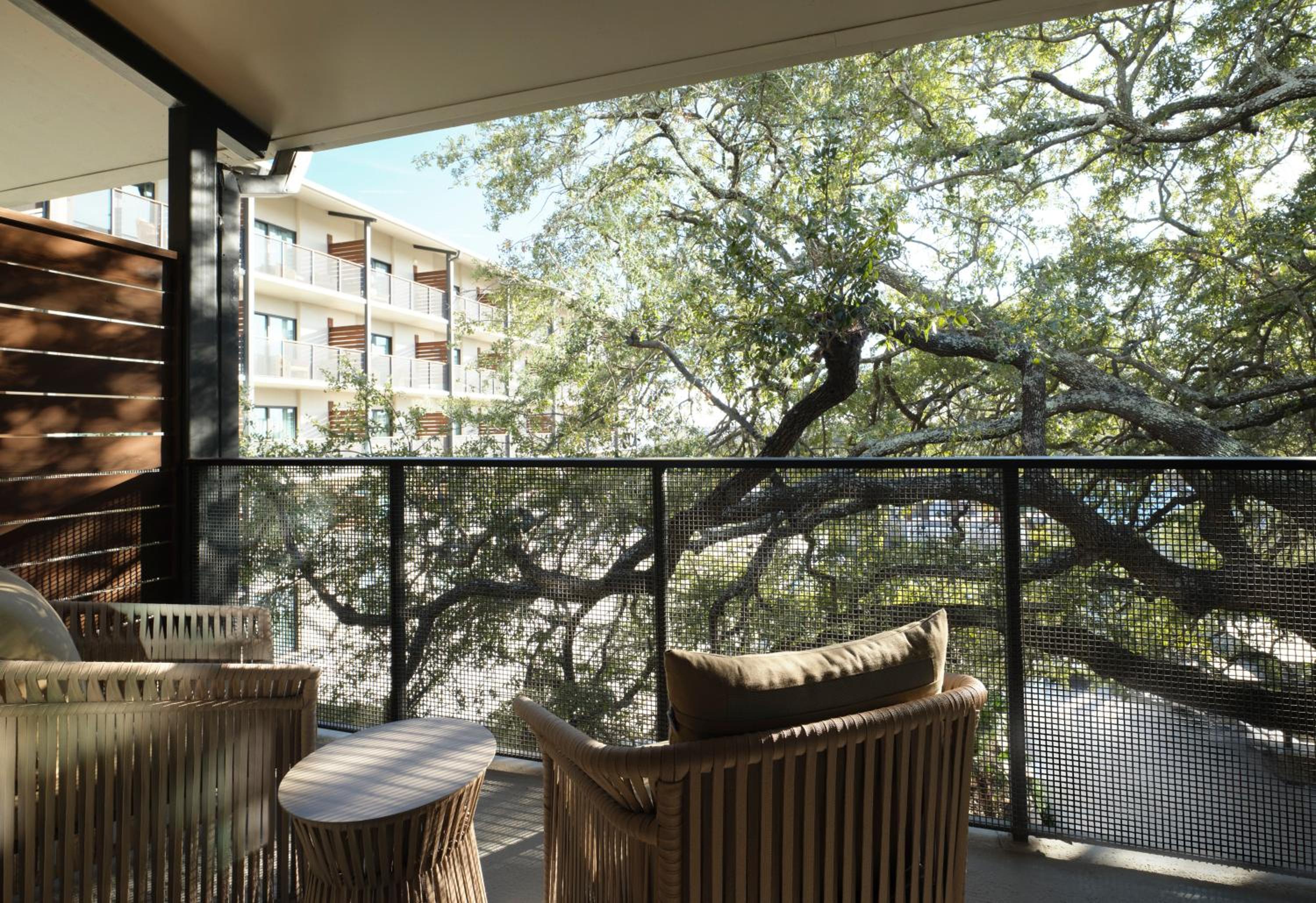 King Room with Garden View - Photo 7