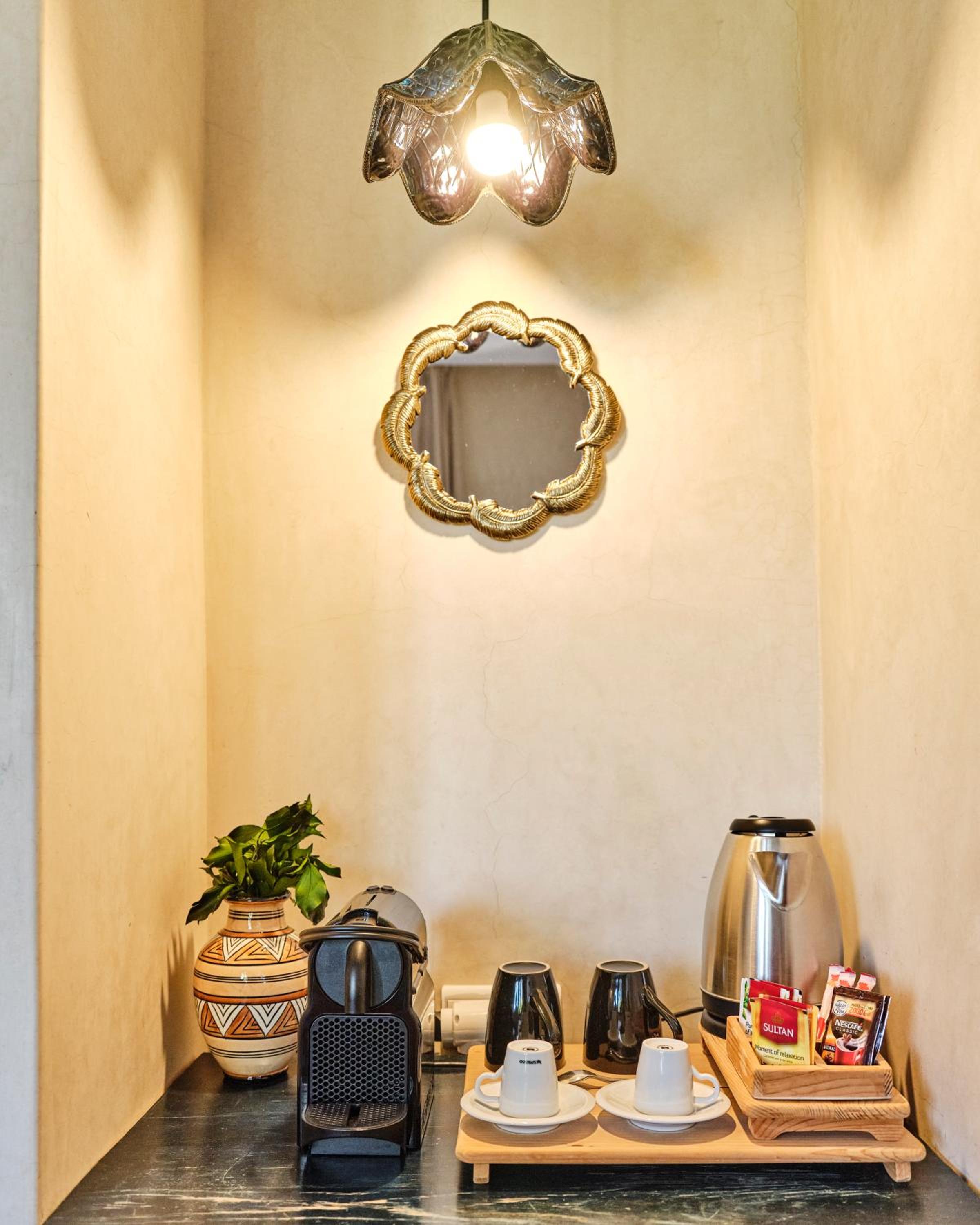 Shanghai Room - Photo 3