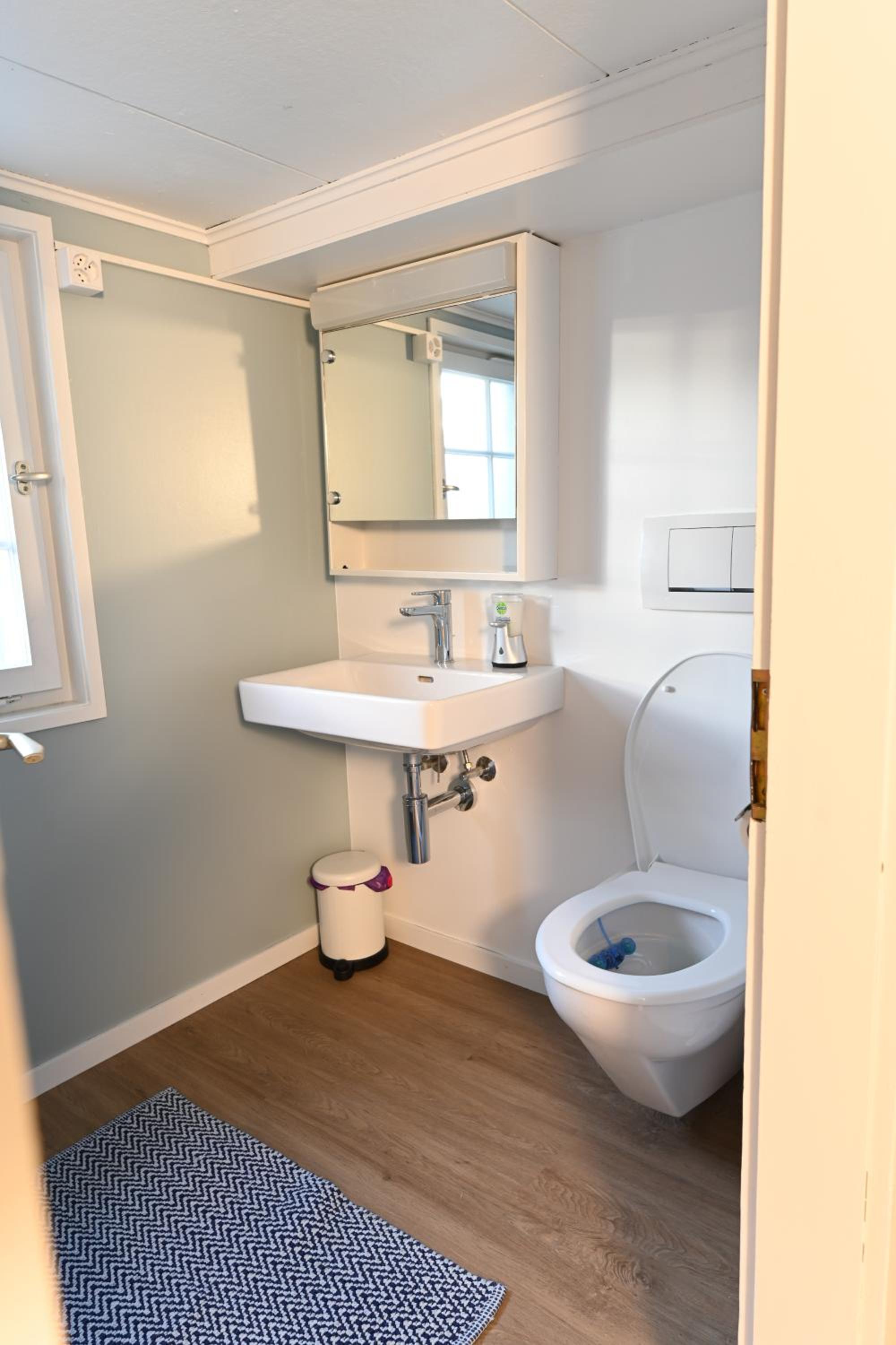 Double Room with Shared Bathroom photo 3