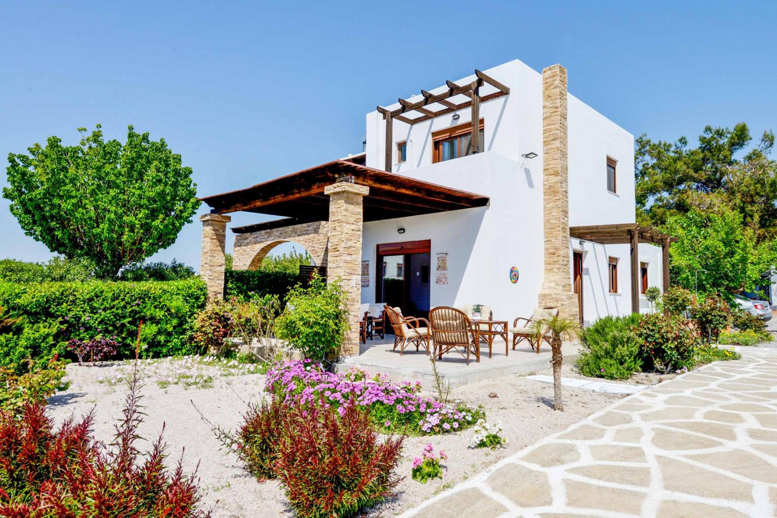 Three-Bedroom Villa photo 2