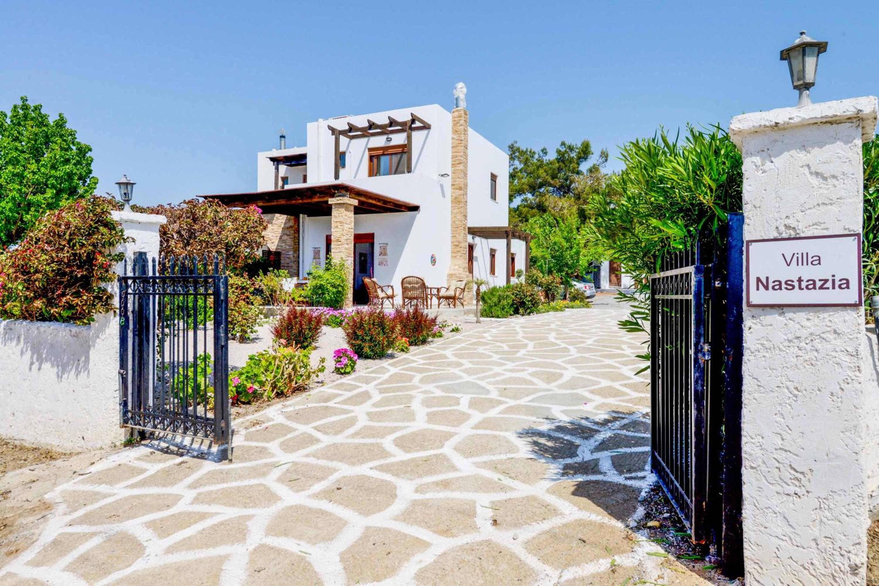 Three-Bedroom Villa photo 3