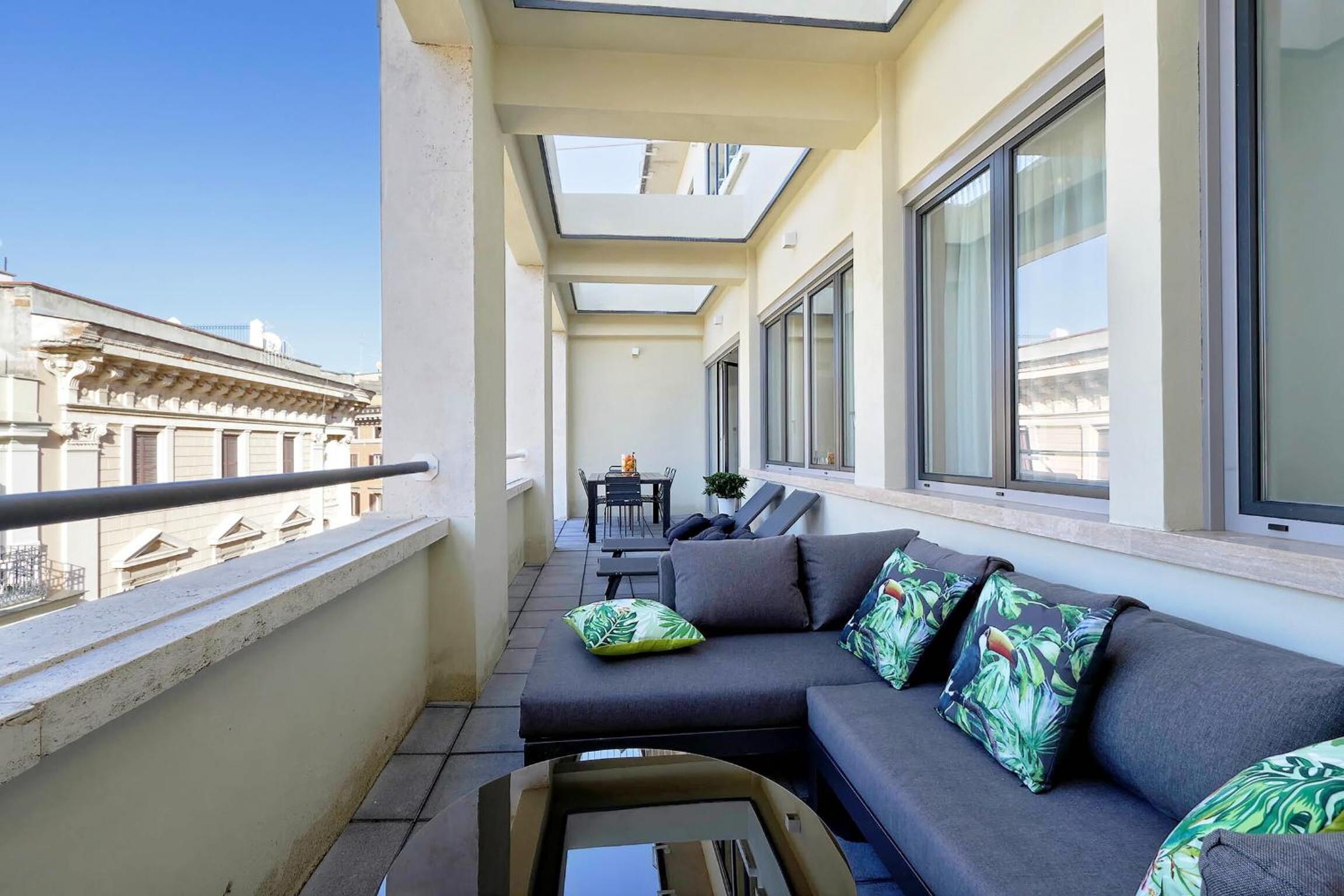 Apartment 28 photo 2