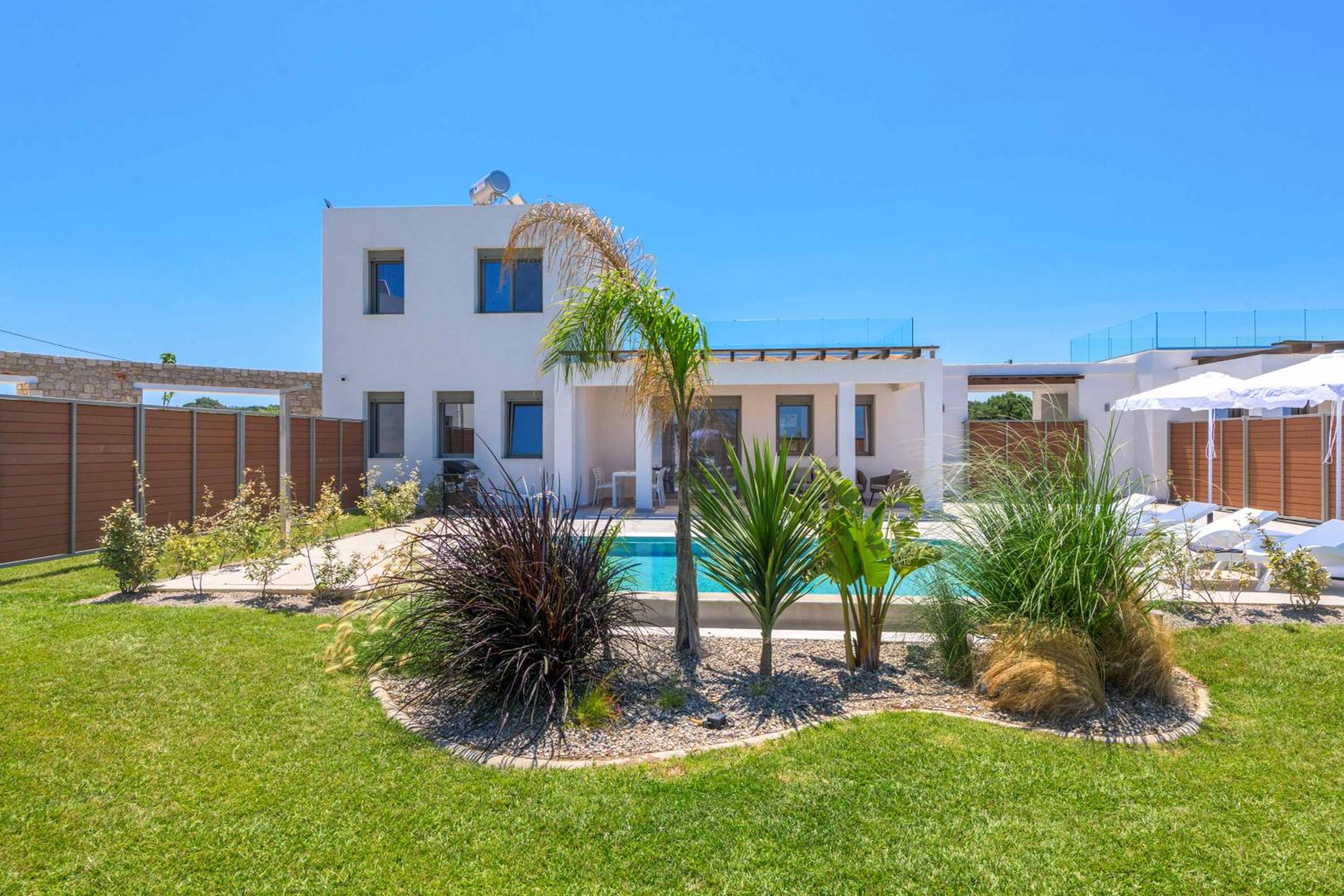 Villa photo 2