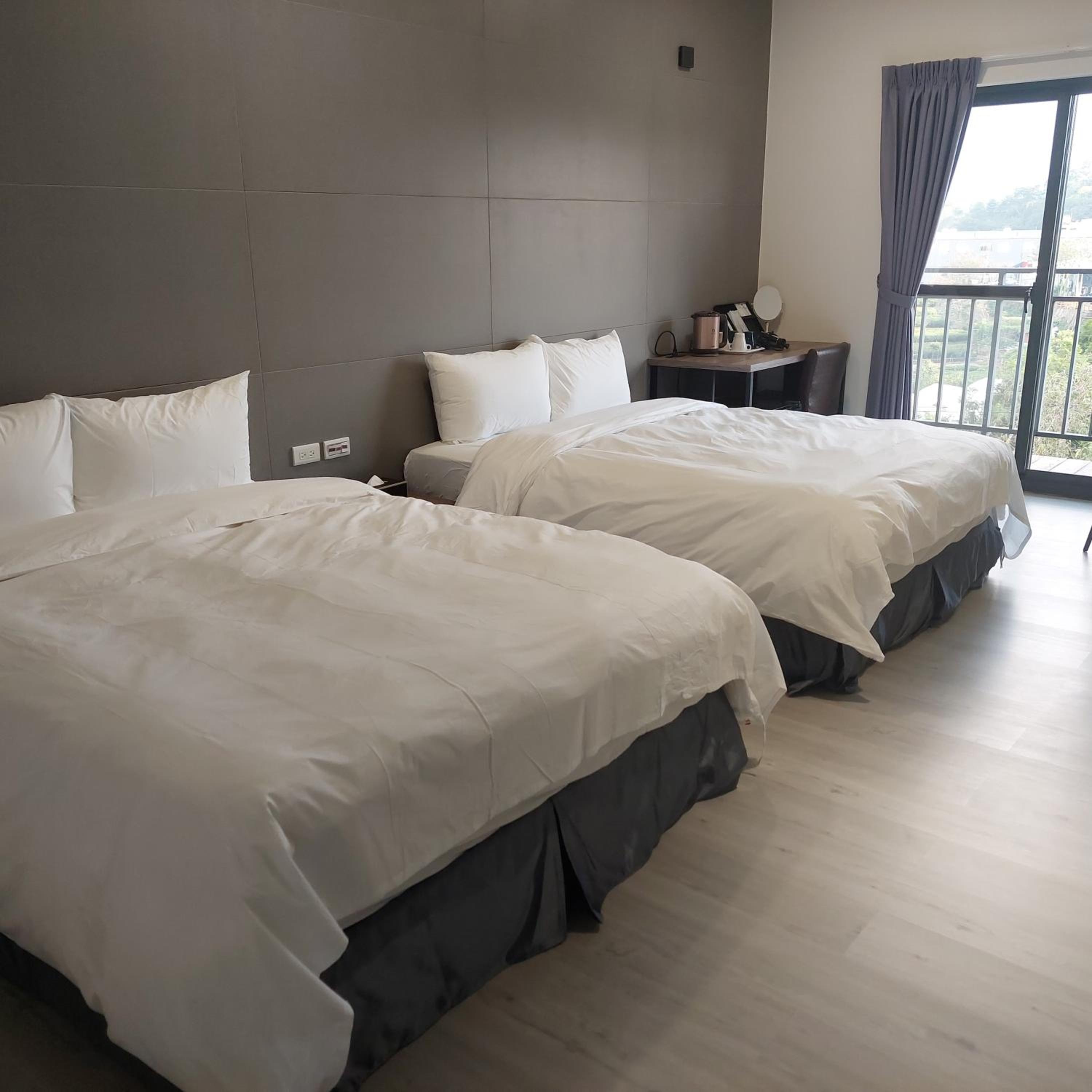 Quadruple Room with Mountain View