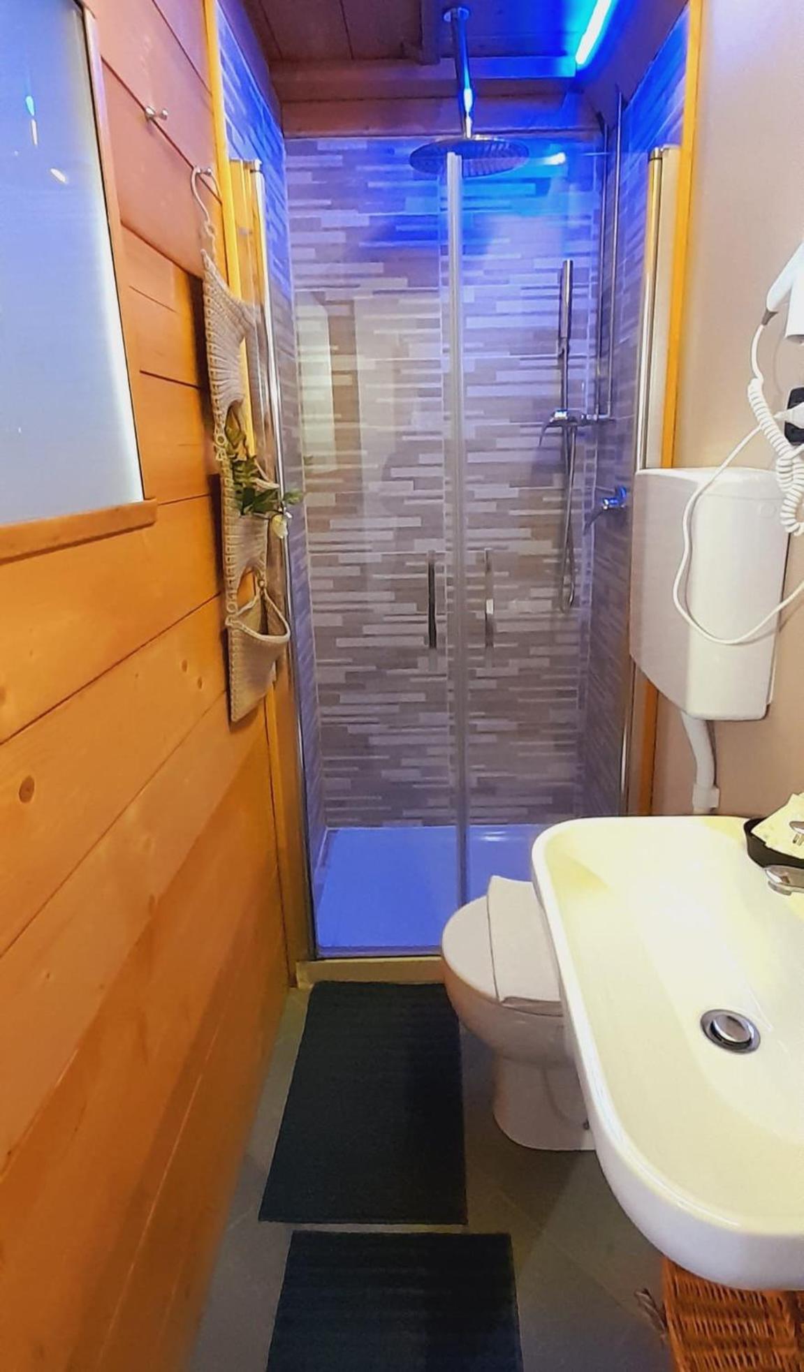 Double or Twin Room photo 3