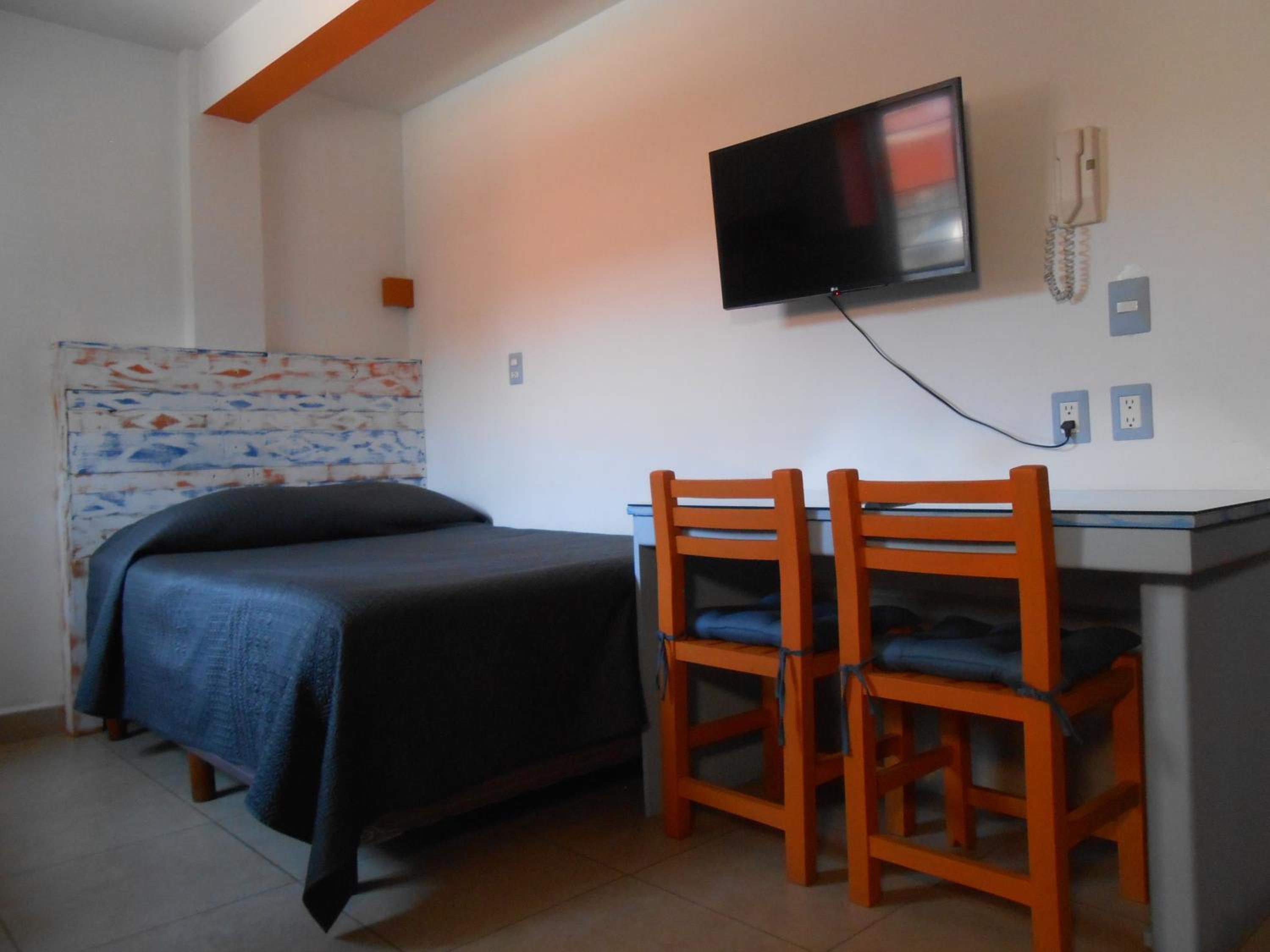 Queen Room - Photo 8