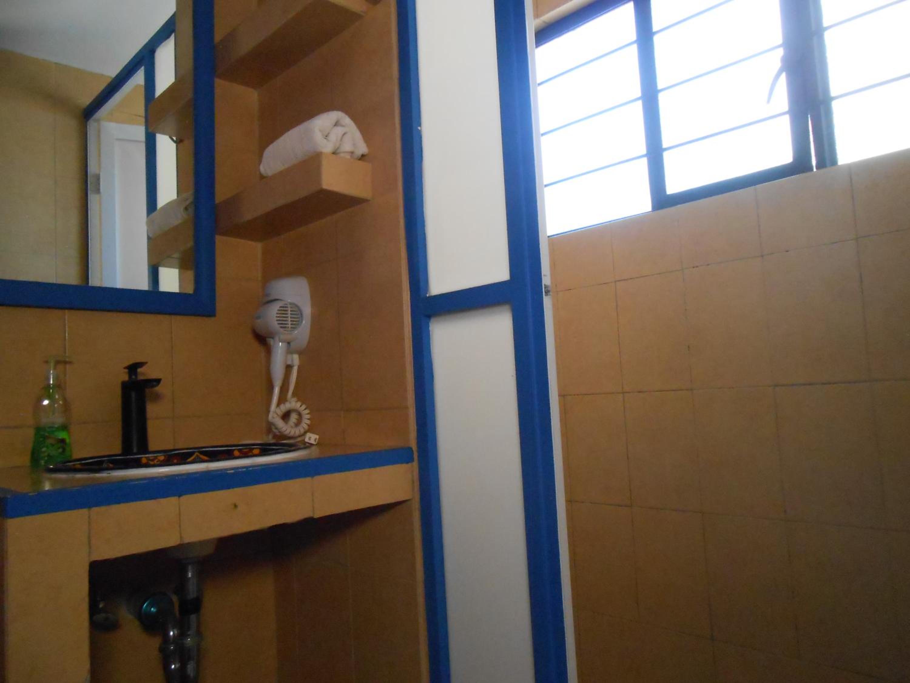 Queen Room - Photo 7