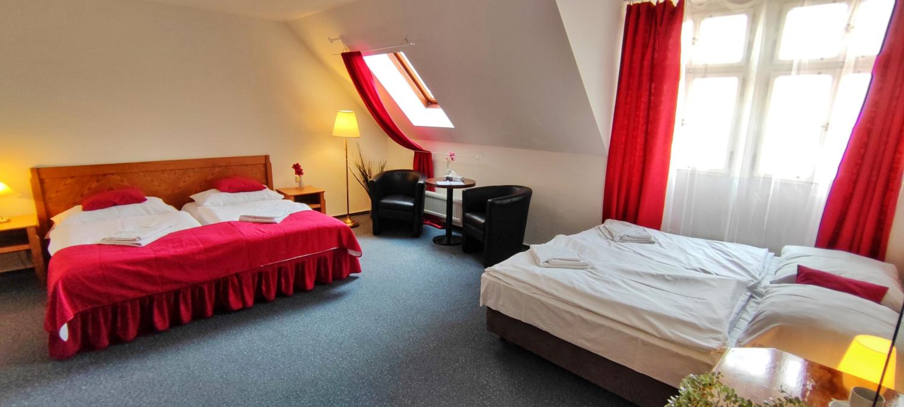 Quadruple Room with Shared Bathroom