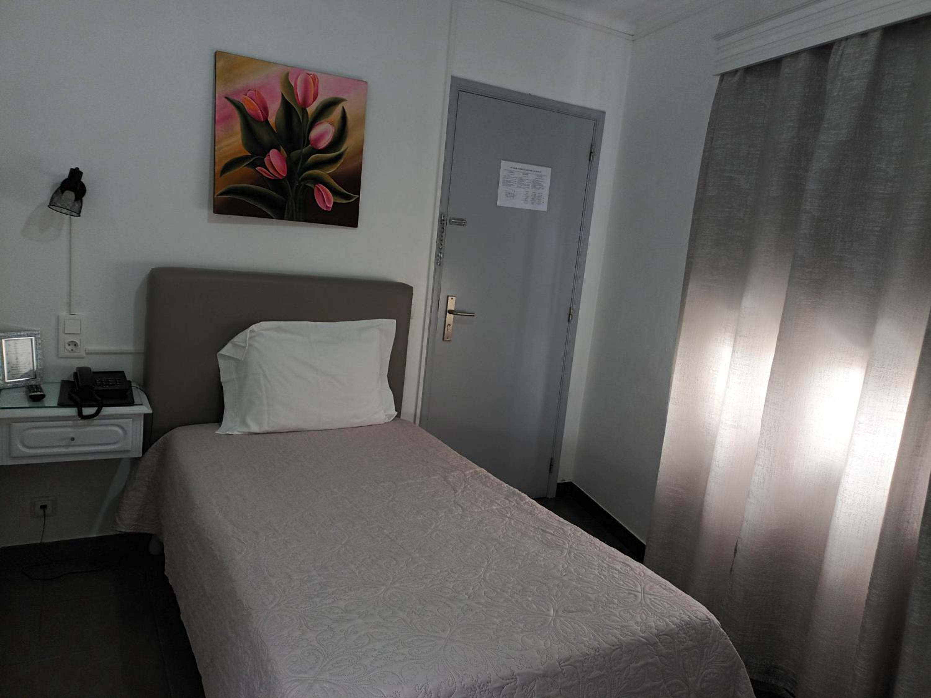 Single Room photo 2