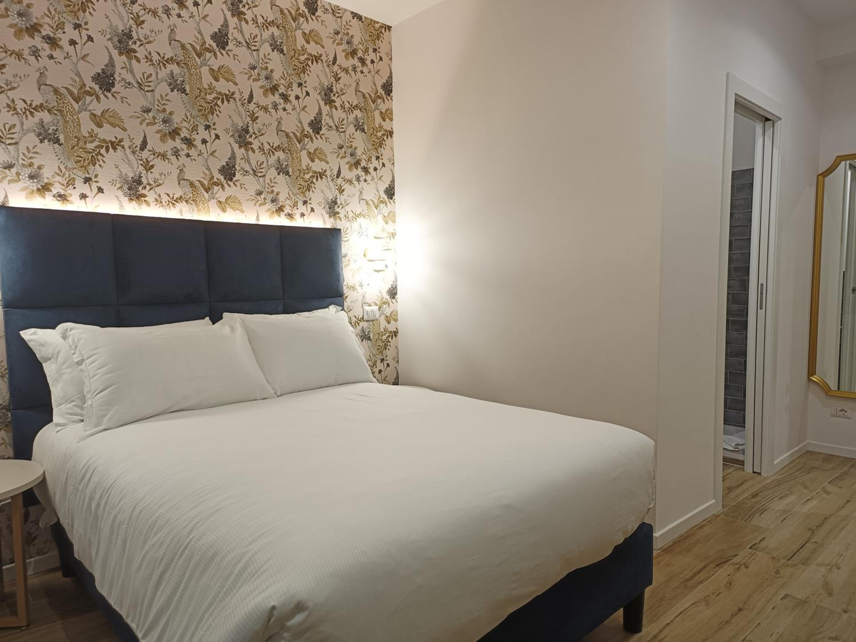 Budget Double Room photo 2