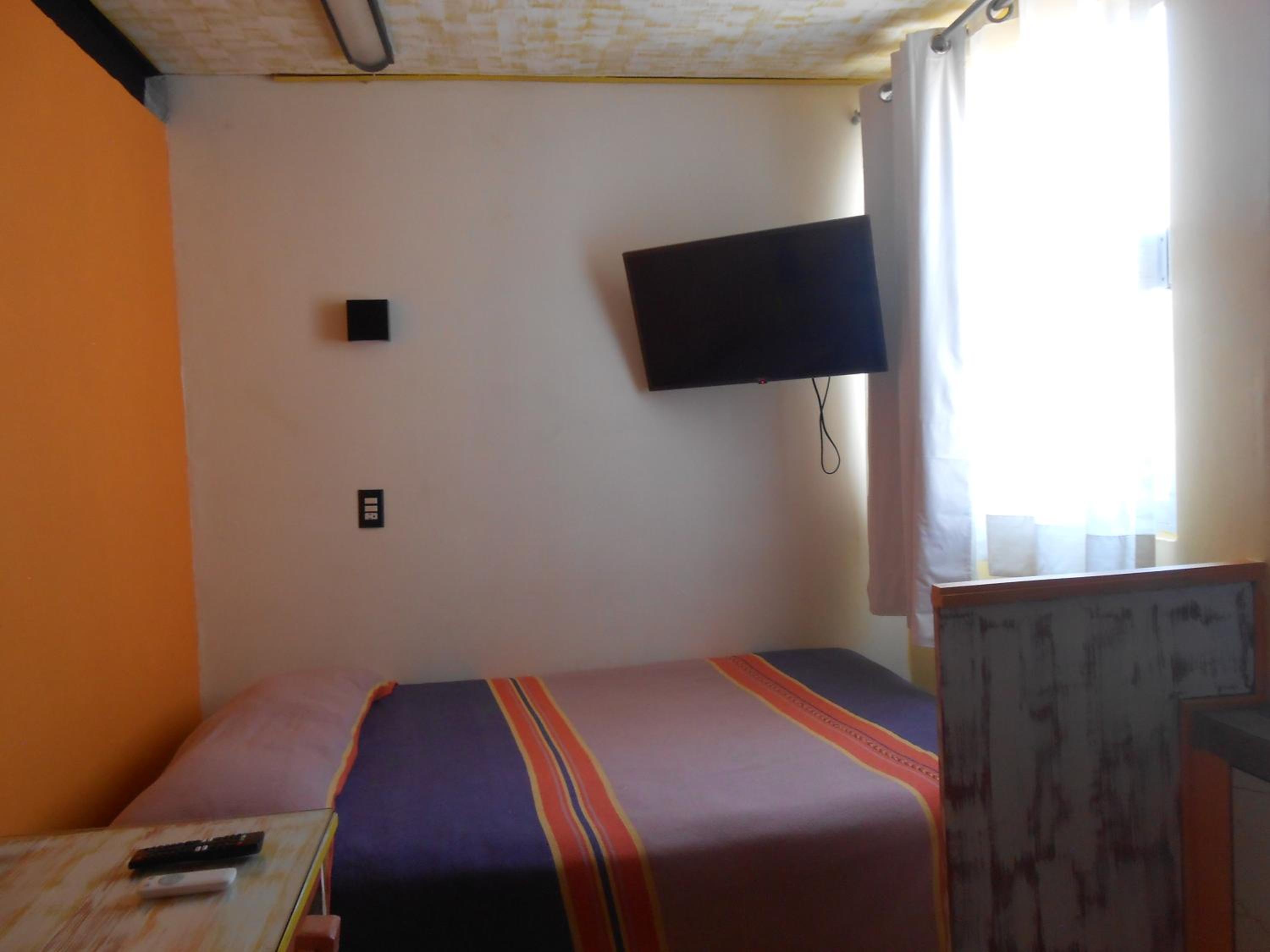 Double Room with Private Bathroom - Photo 1