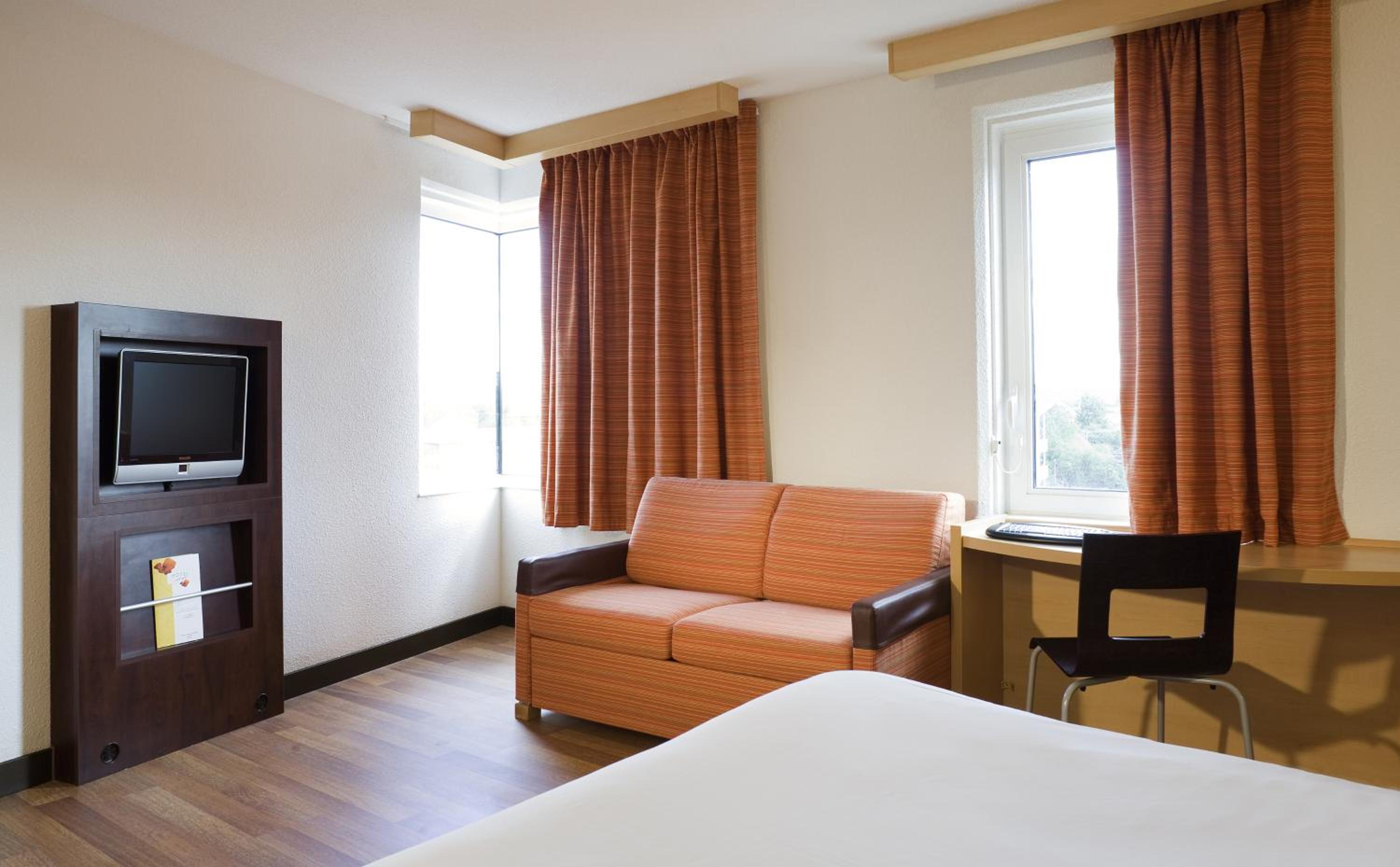 Standard Room with One Double Bed - Photo 4