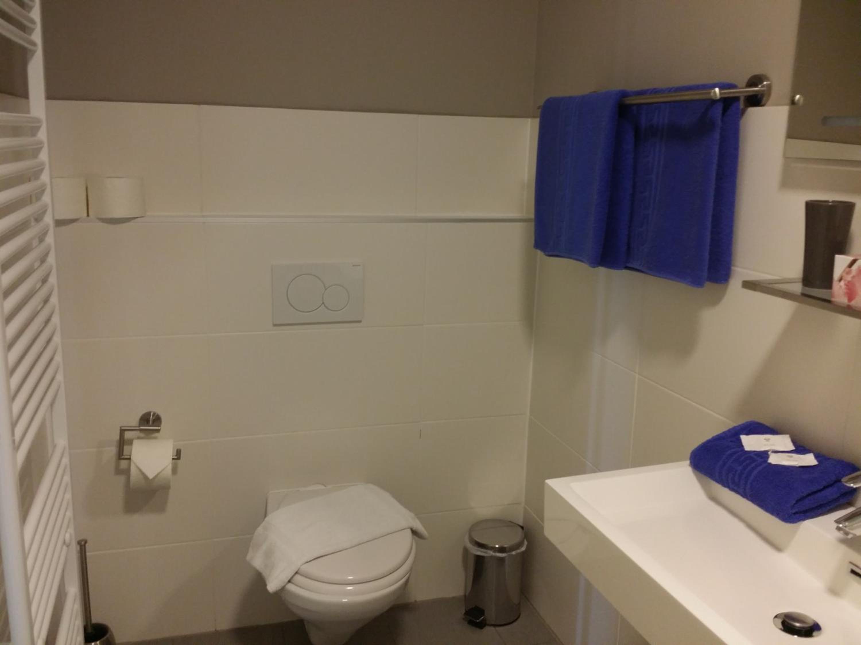 Studio Apartment (3 Adults) - Photo 7