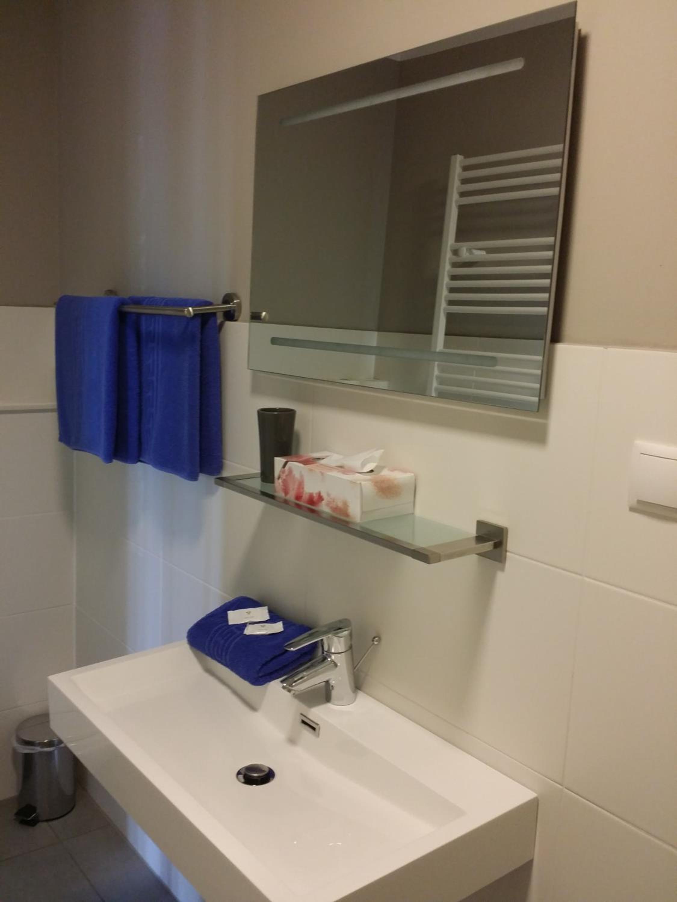 Studio Apartment (3 Adults) - Photo 13