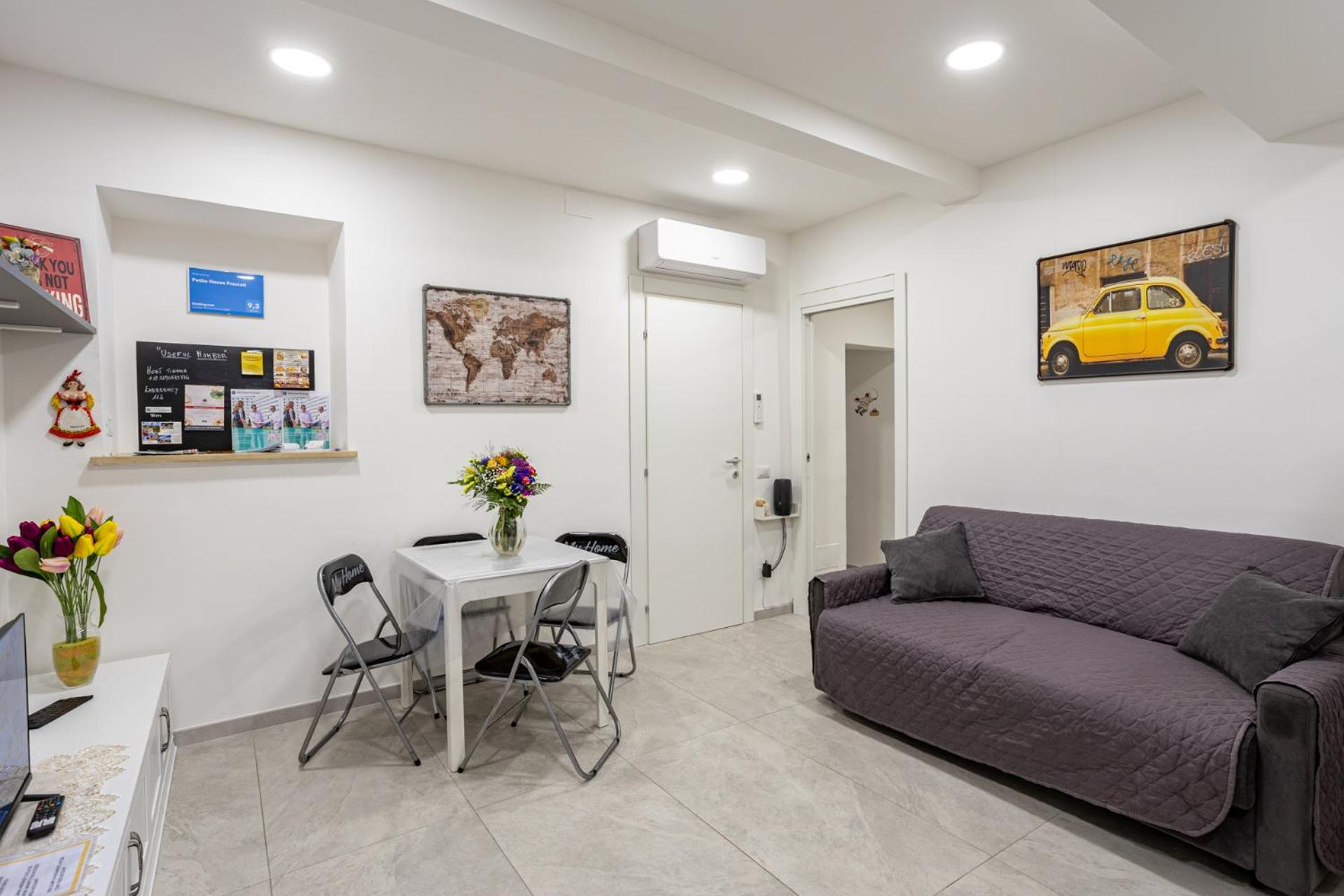 One-Bedroom House photo 1