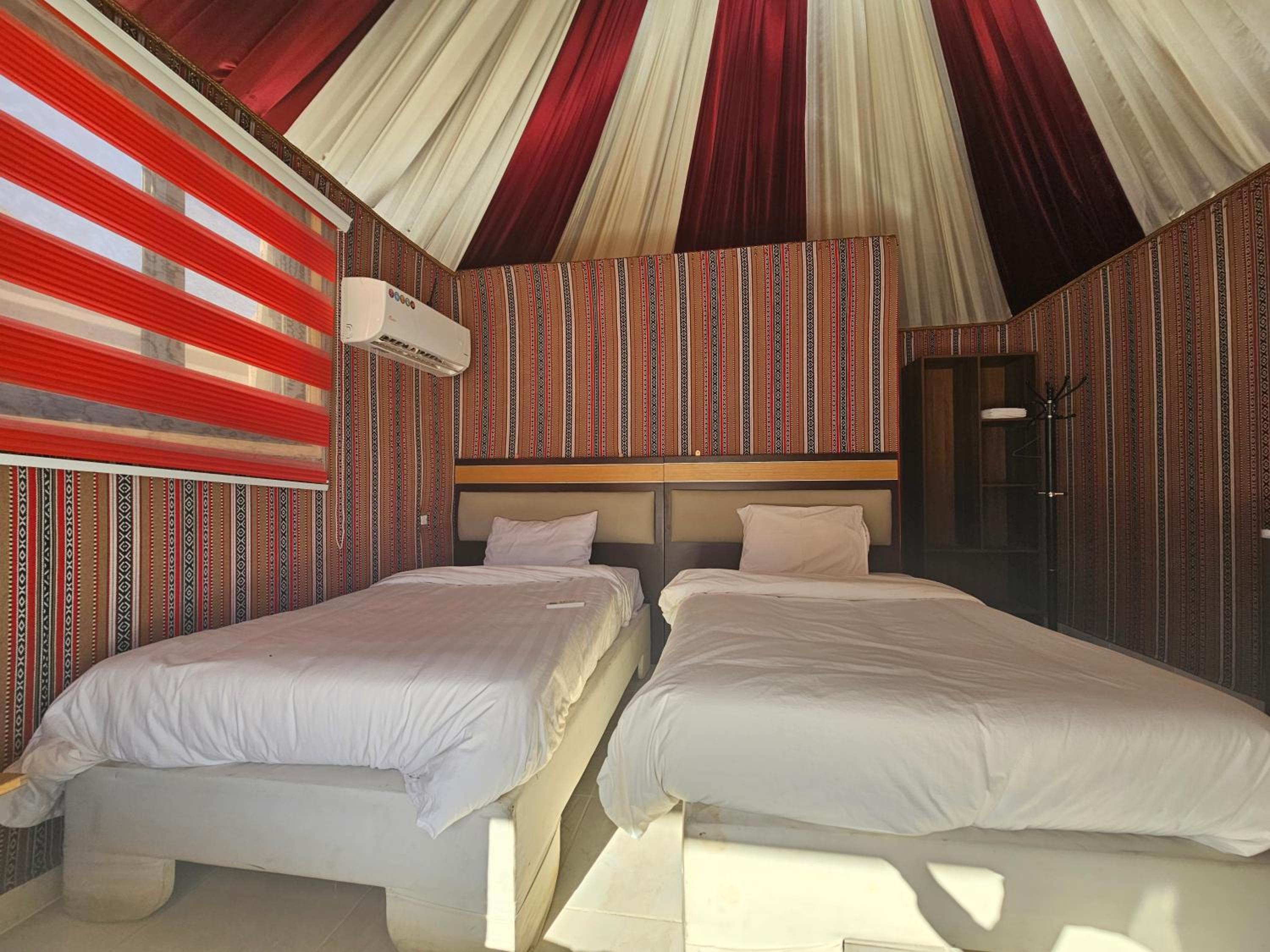 Deluxe Family Suite photo 3