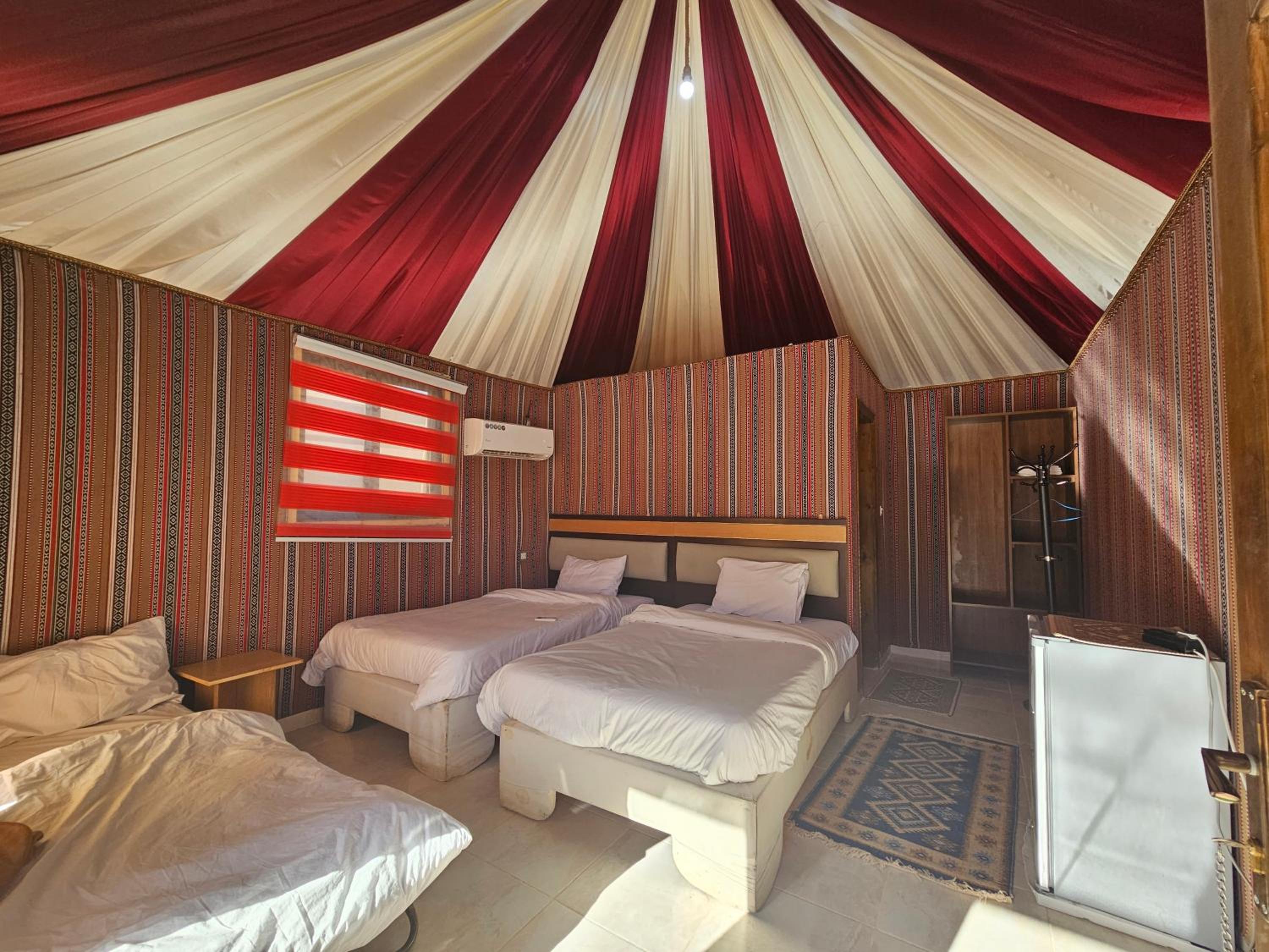 Economy Triple Room photo 1