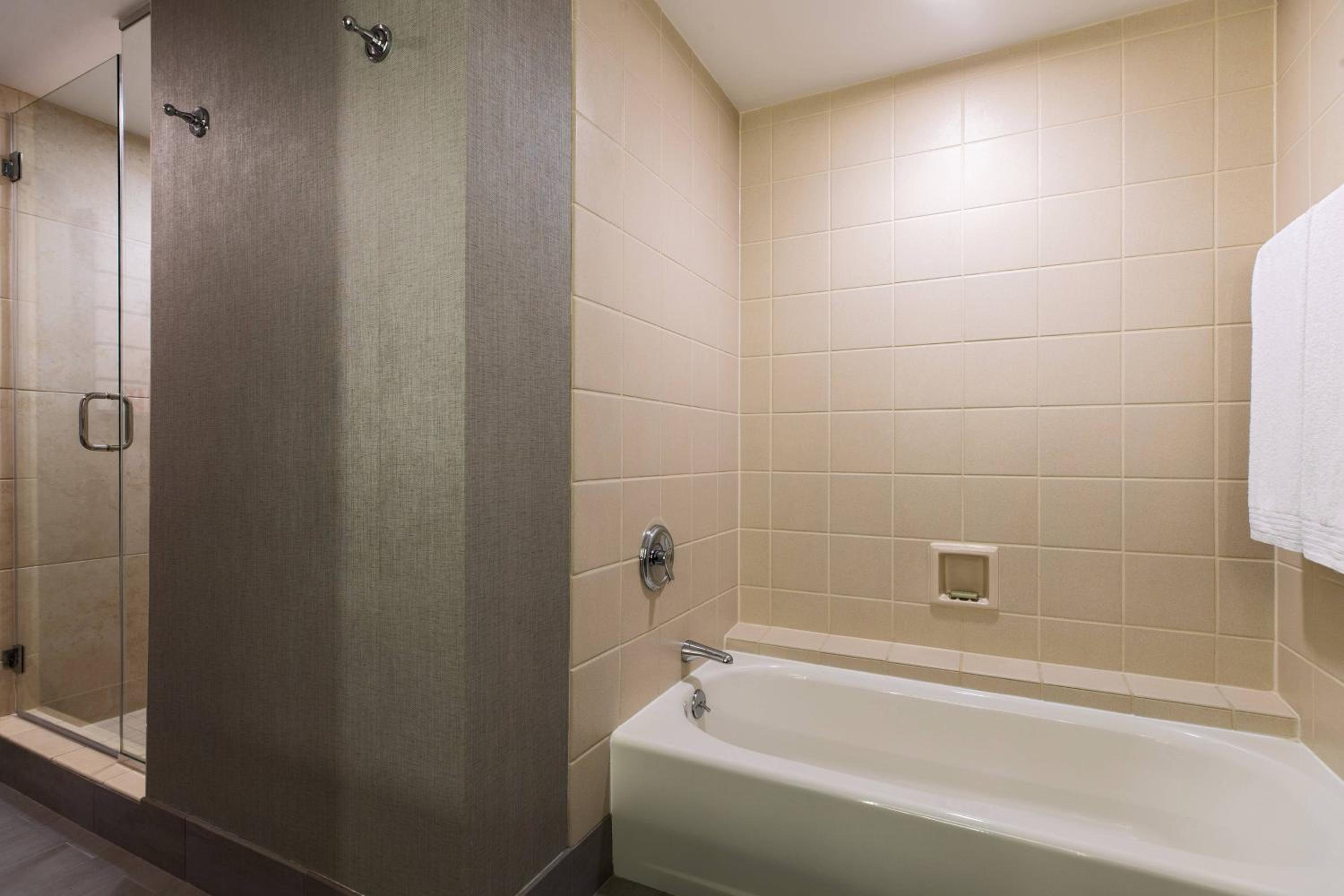Executive Suite with River View - Photo 4